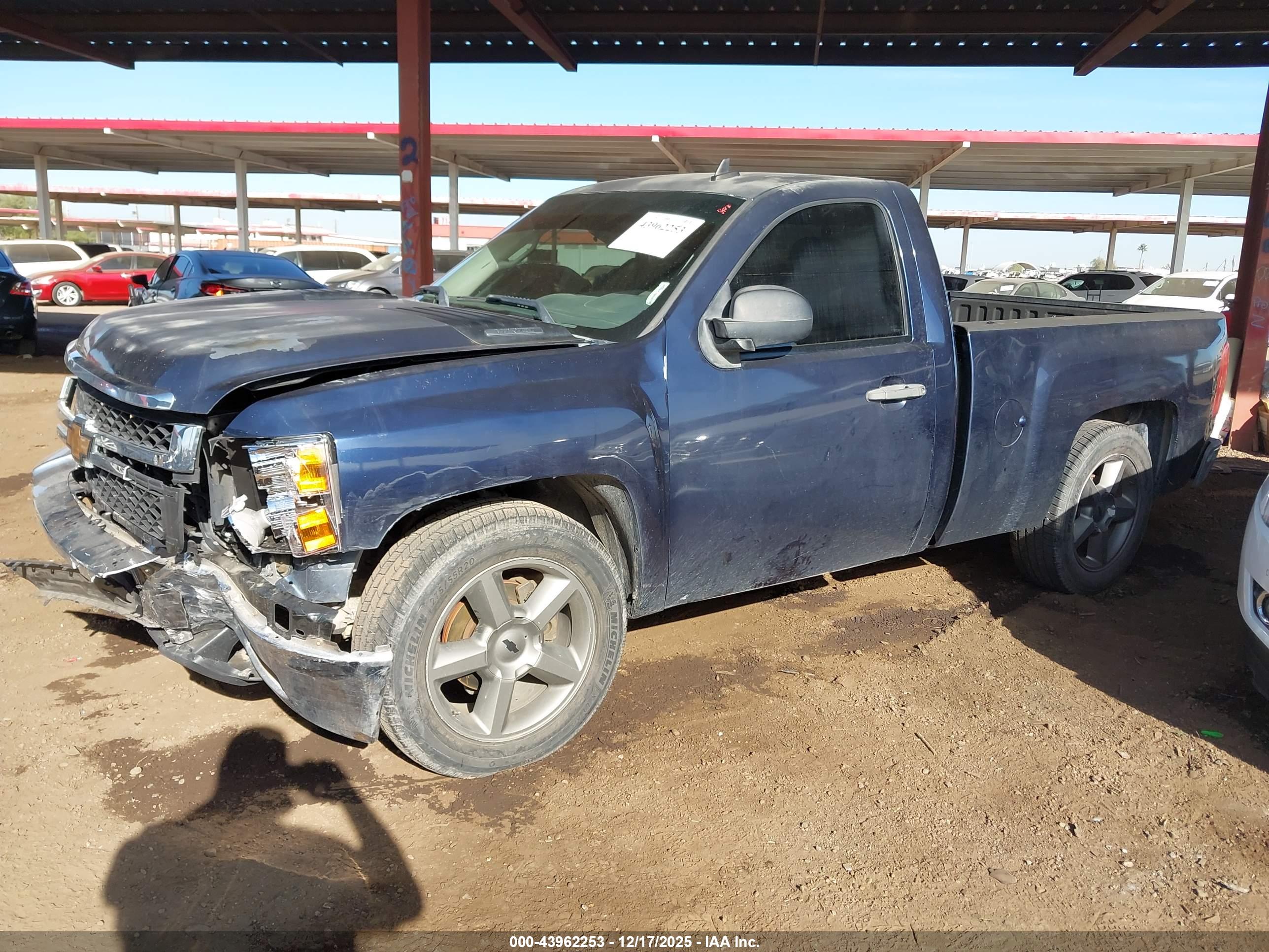 CHEVROLET SILVERADO image 2