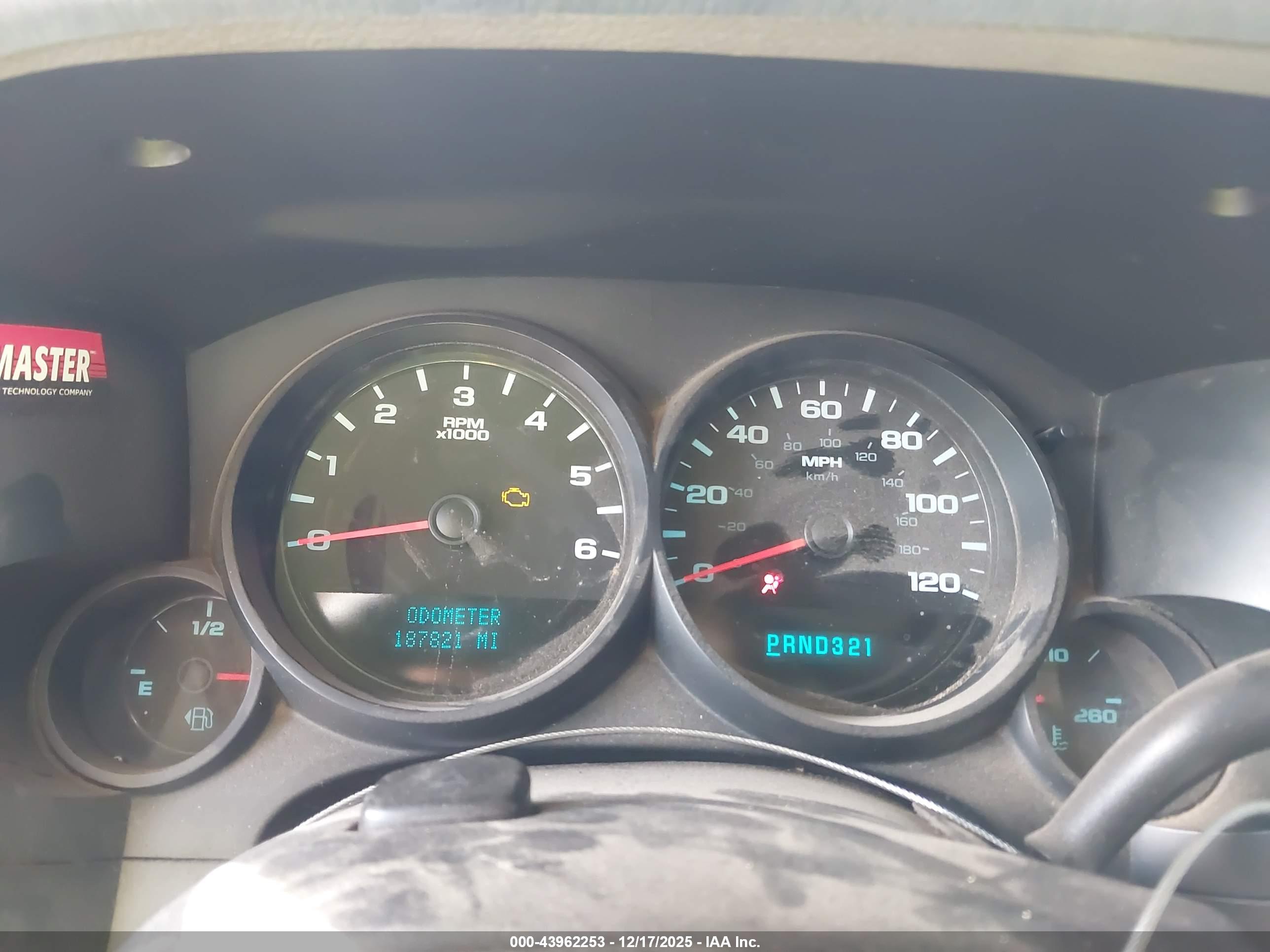 CHEVROLET SILVERADO image 7