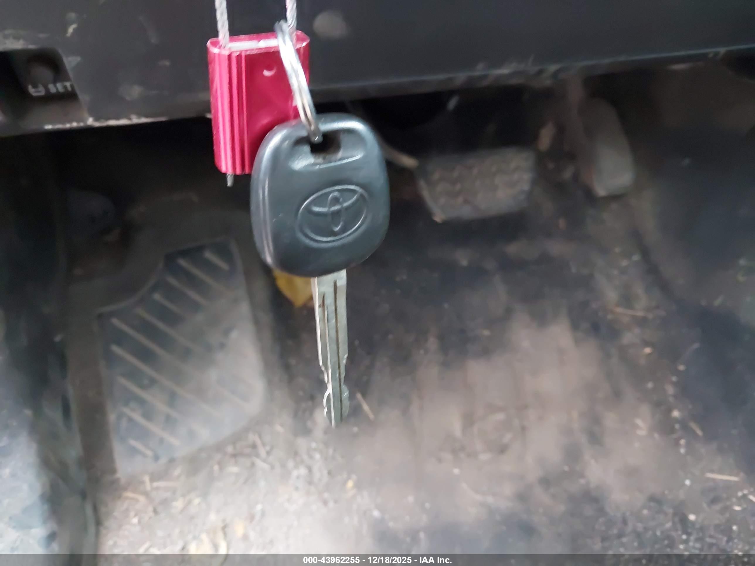 TOYOTA TACOMA image 11