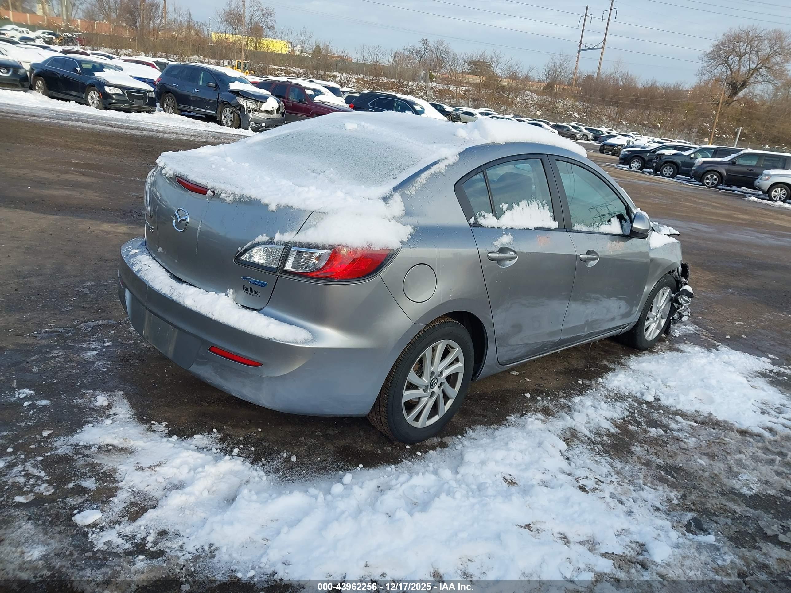 MAZDA MAZDA3 image 4