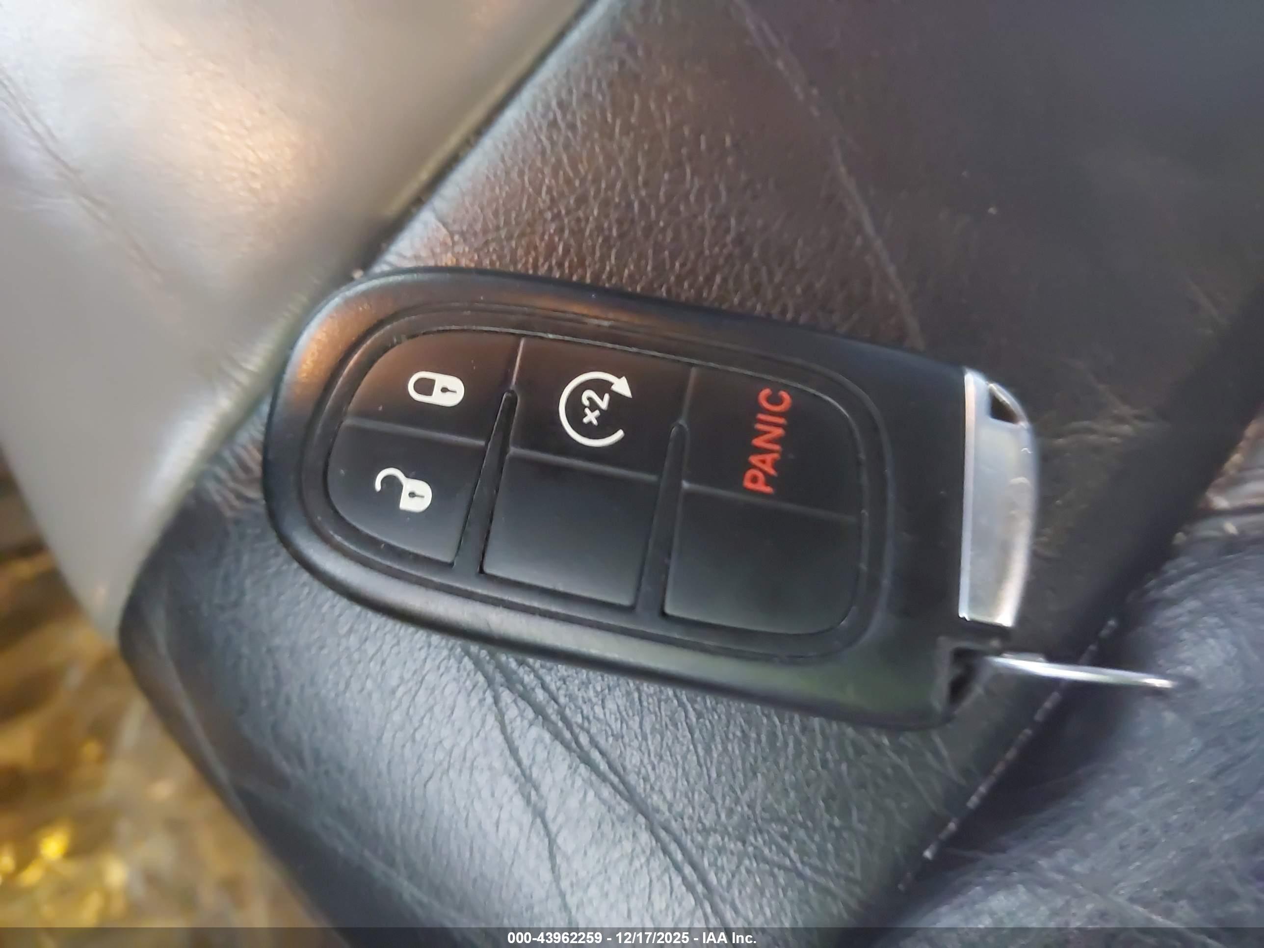 JEEP CHEROKEE image 11