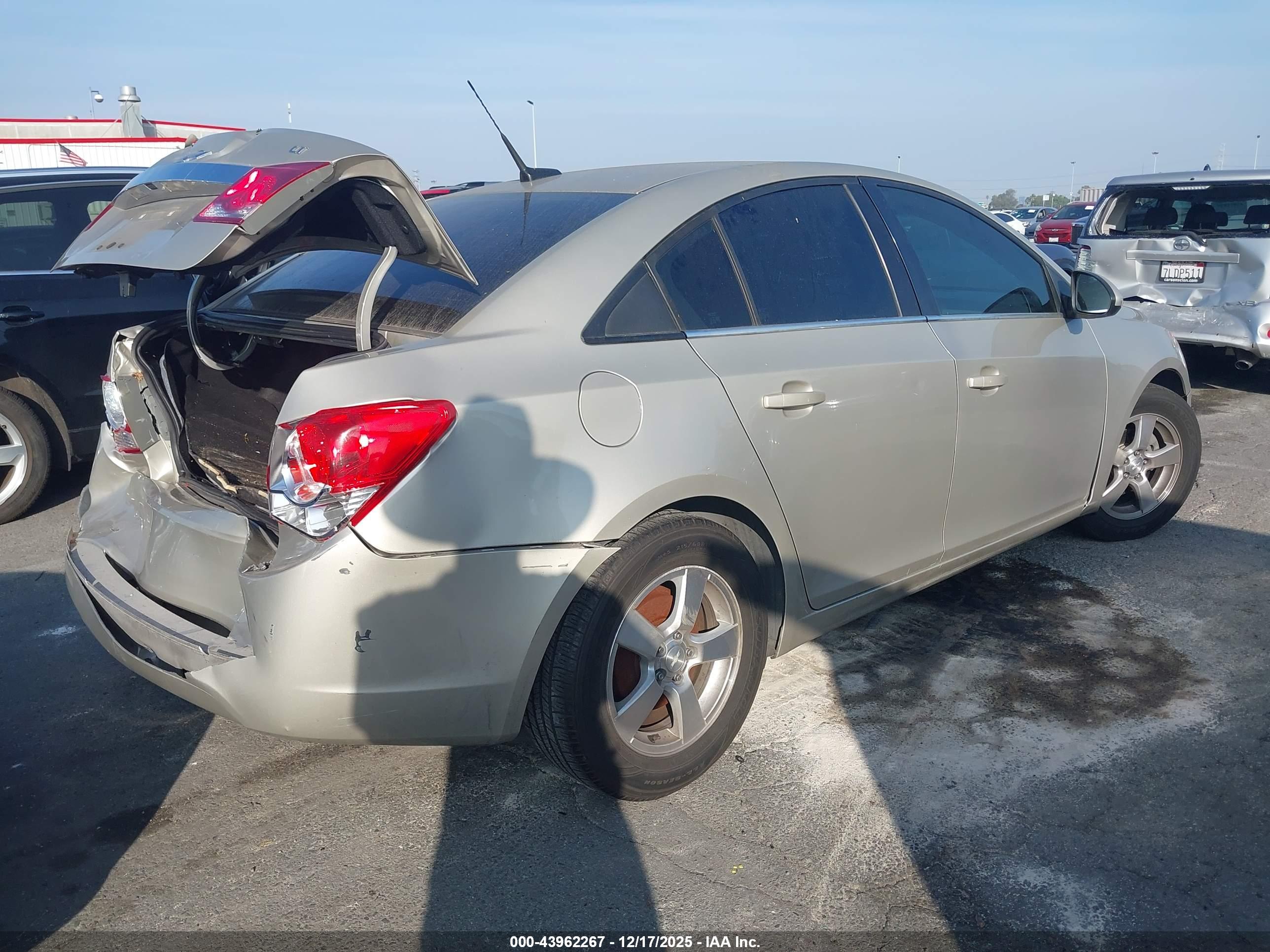 CHEVROLET CRUZE image 4