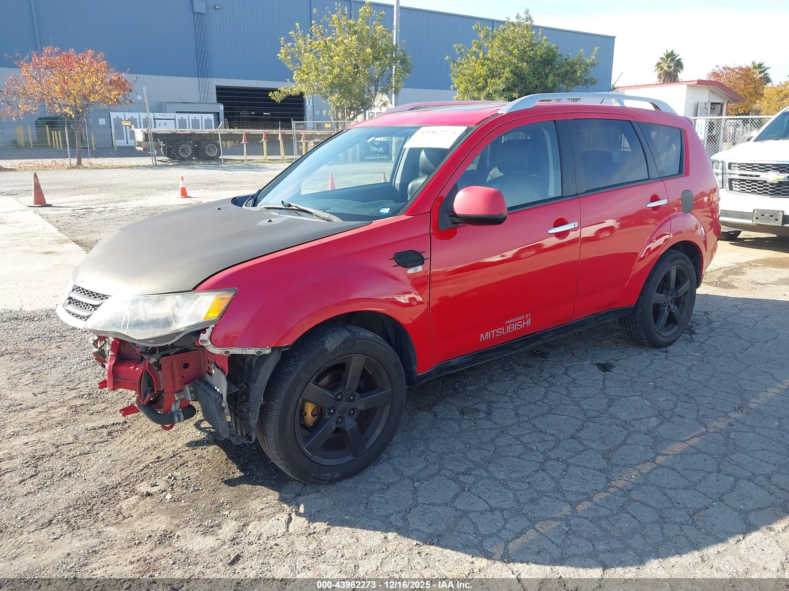 MITSUBISHI OUTLANDER image 2
