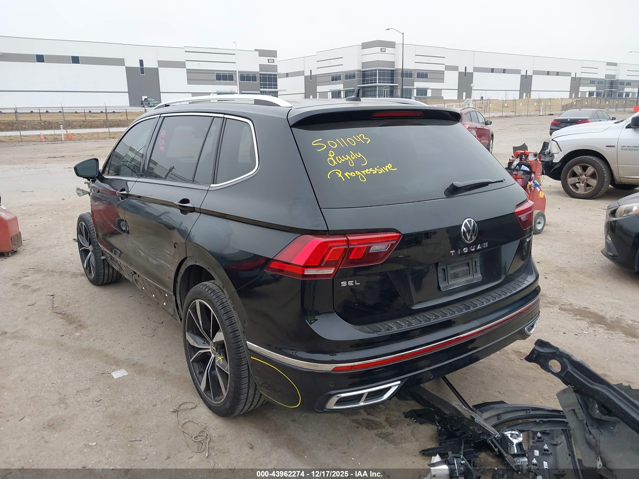 VOLKSWAGEN TIGUAN image 3