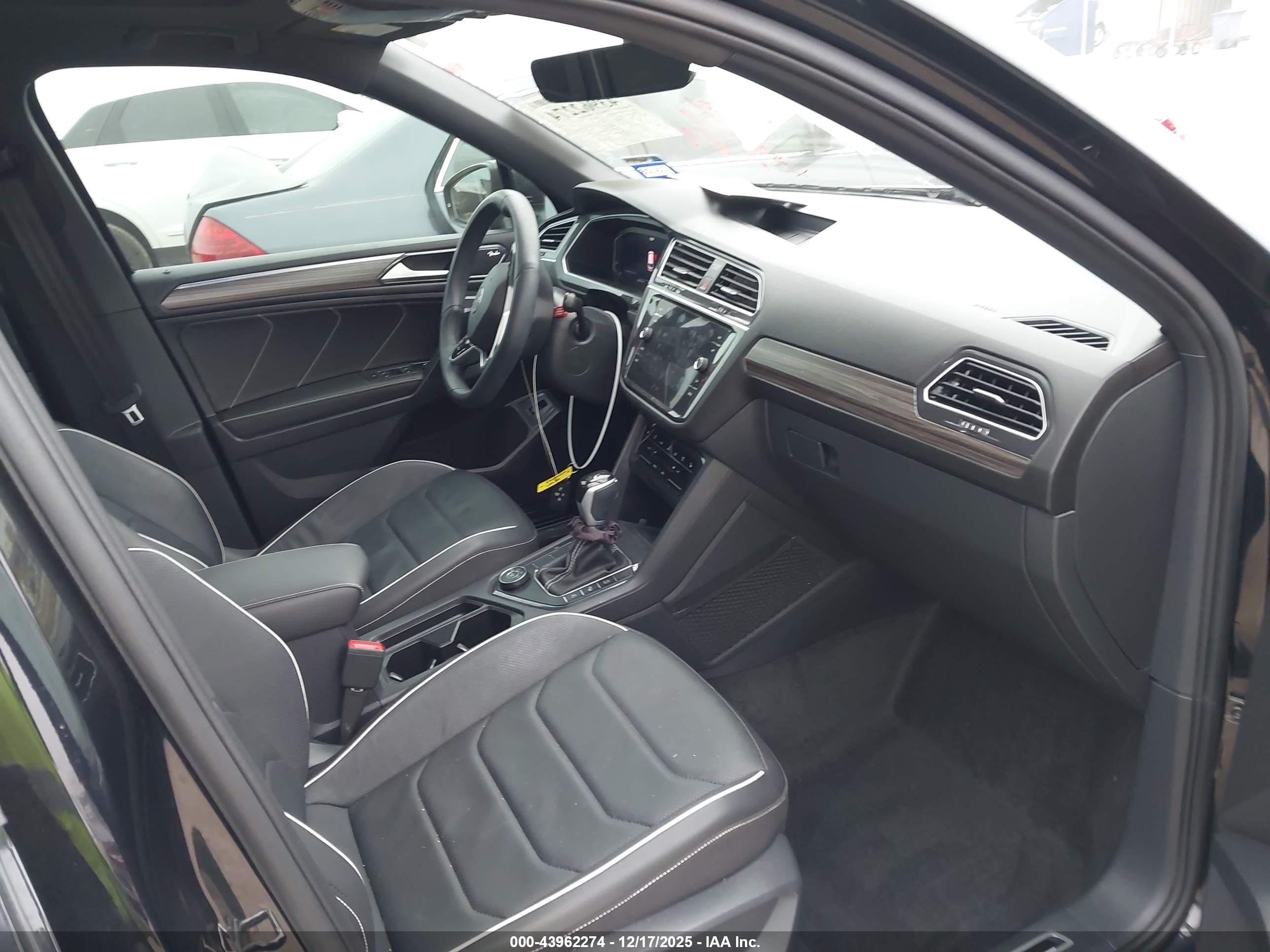 VOLKSWAGEN TIGUAN image 5