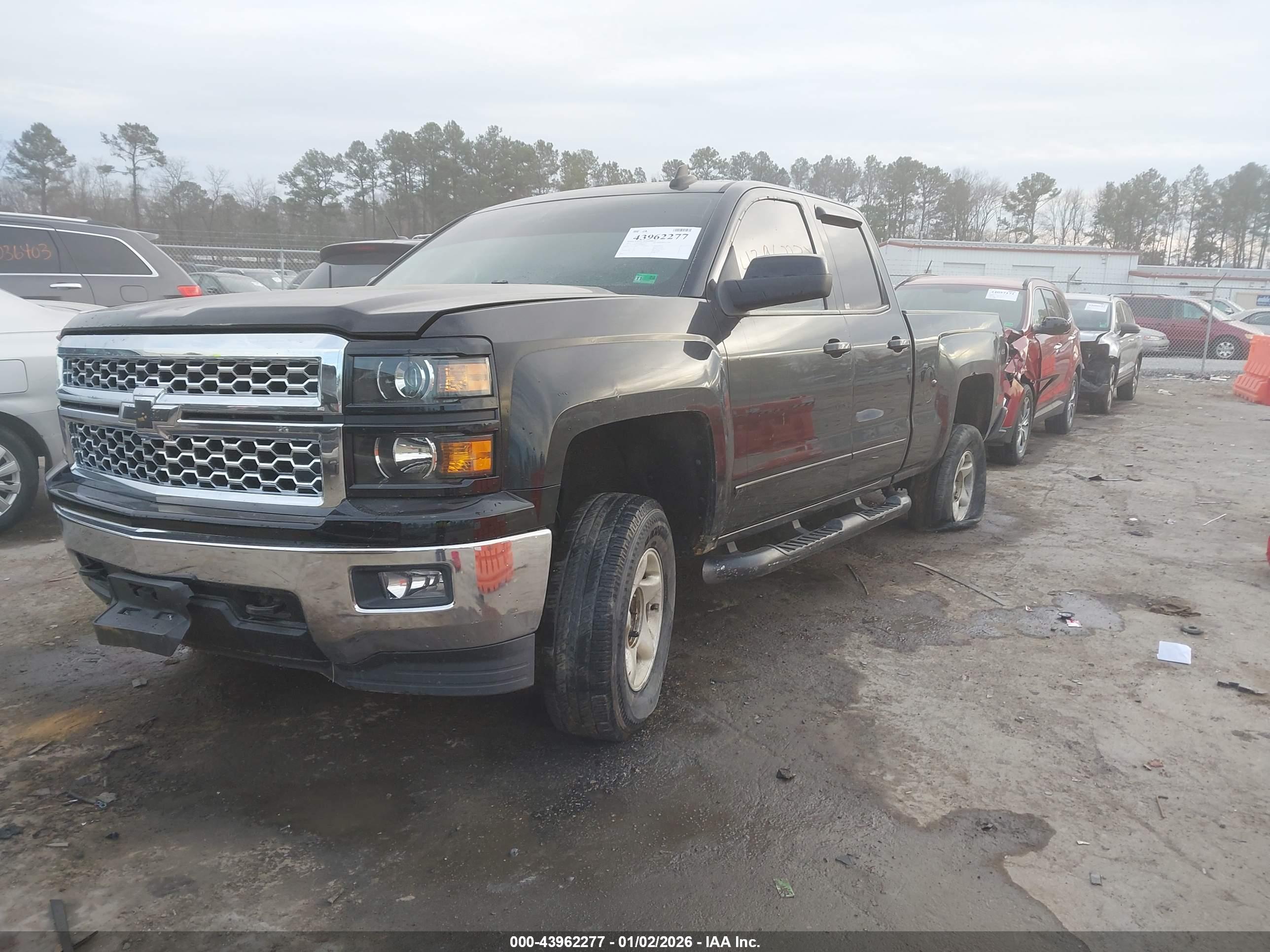 CHEVROLET SILVERADO image 2