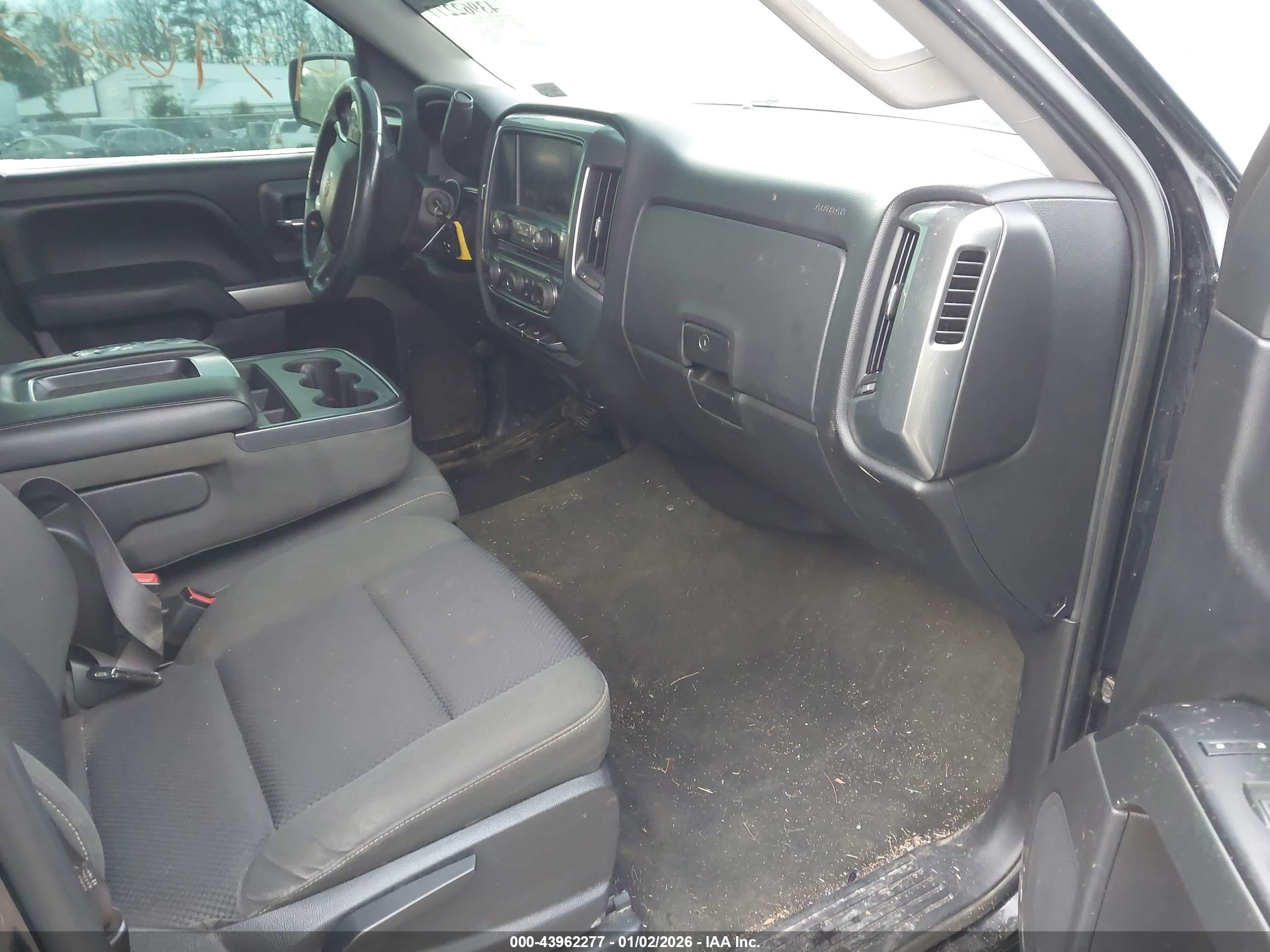 CHEVROLET SILVERADO image 5
