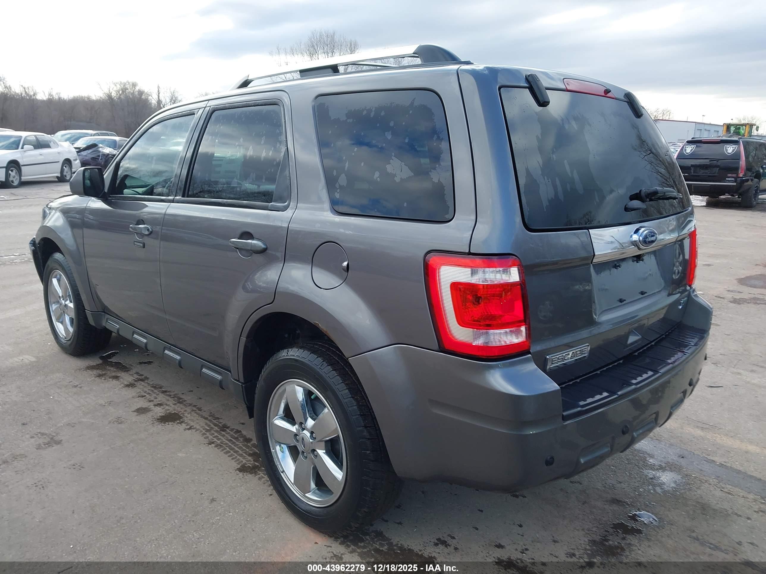 FORD ESCAPE image 3