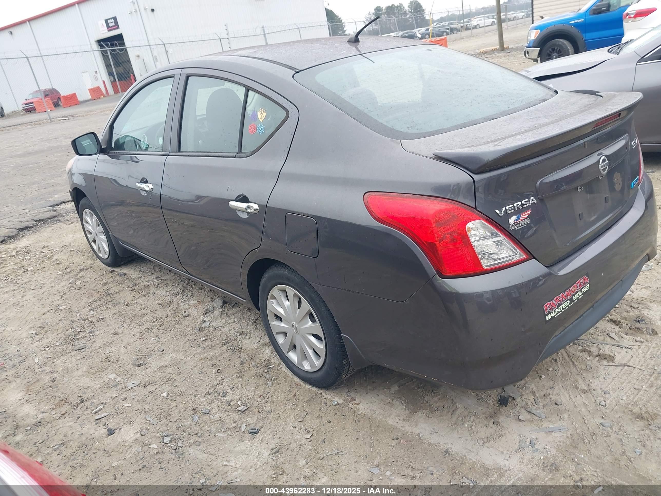 NISSAN VERSA image 3
