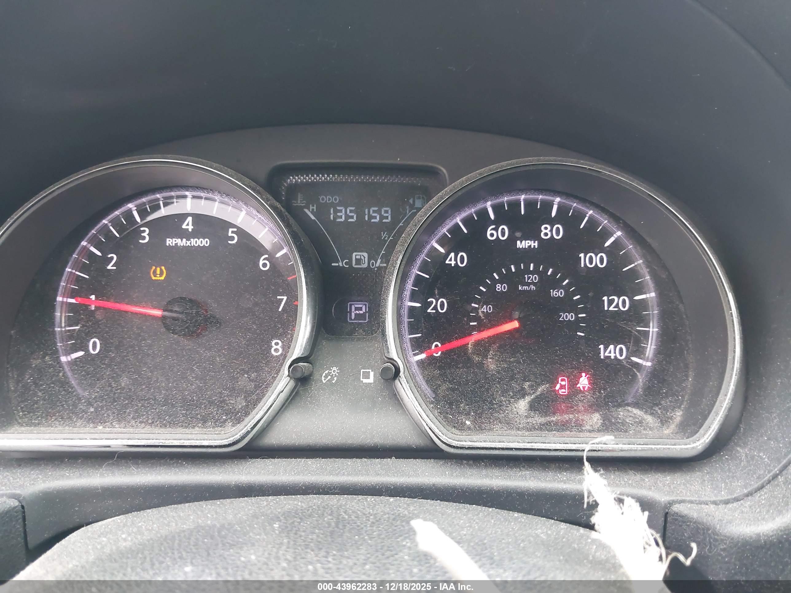 NISSAN VERSA image 7