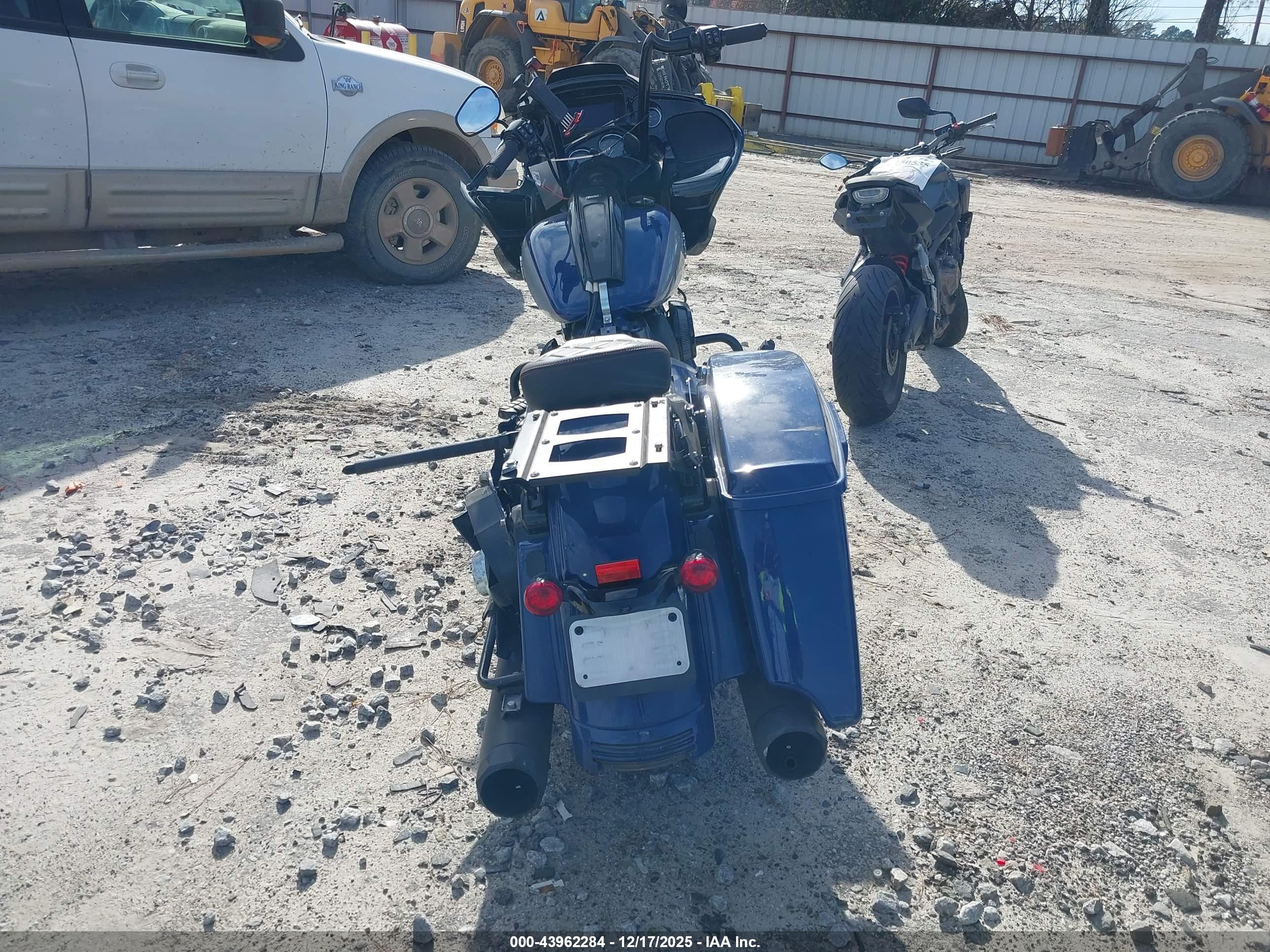 HARLEY-DAVIDSON FLTRXS image 6