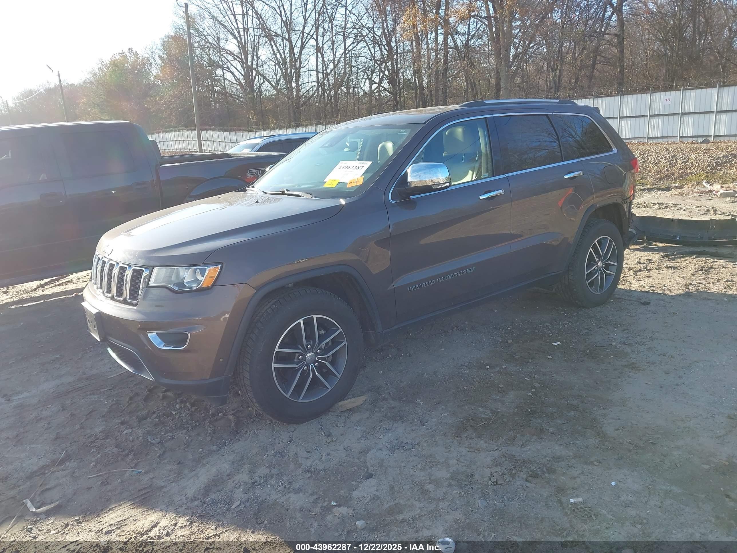 JEEP GRAND image 2