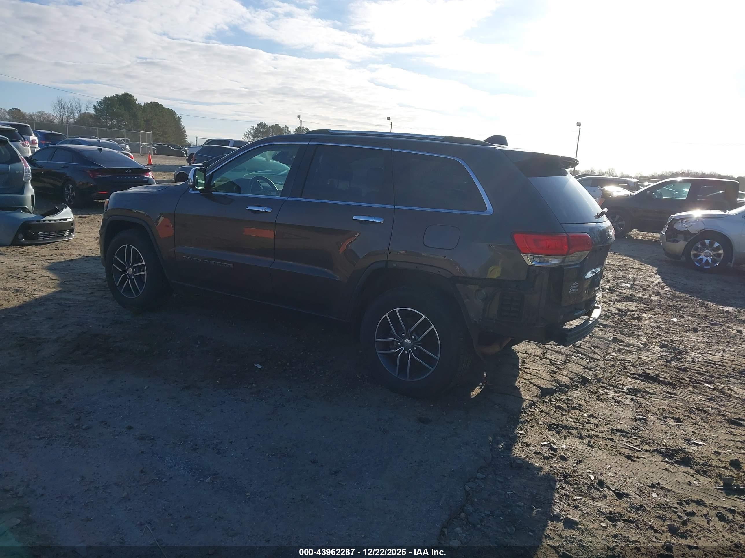 JEEP GRAND image 3