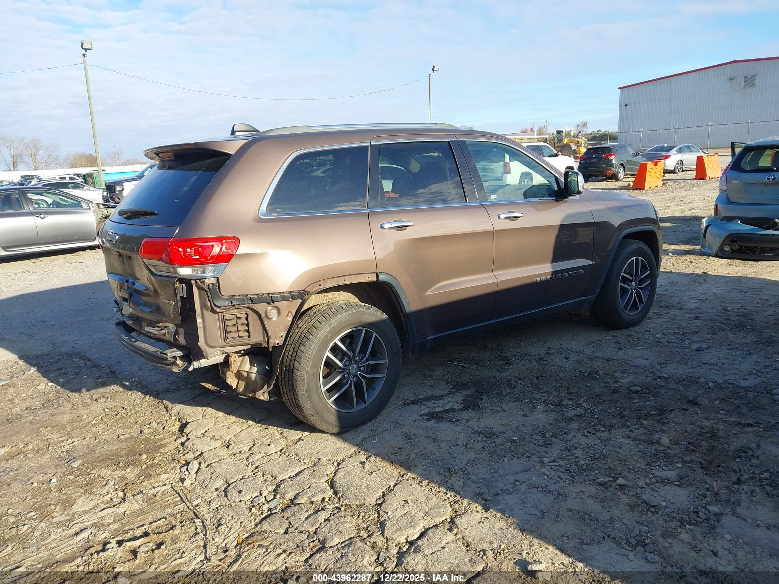 JEEP GRAND image 4