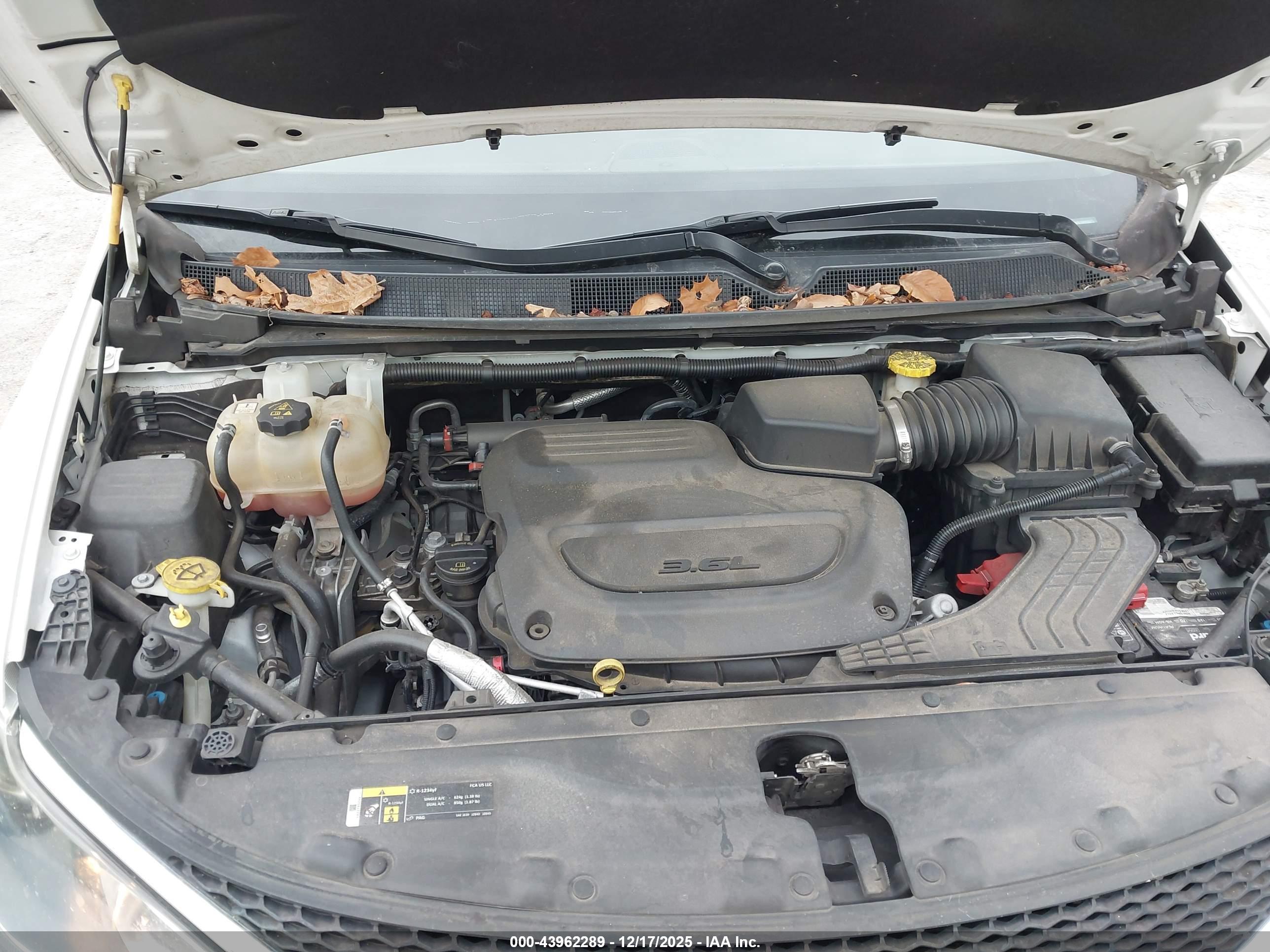 CHRYSLER PACIFICA image 10