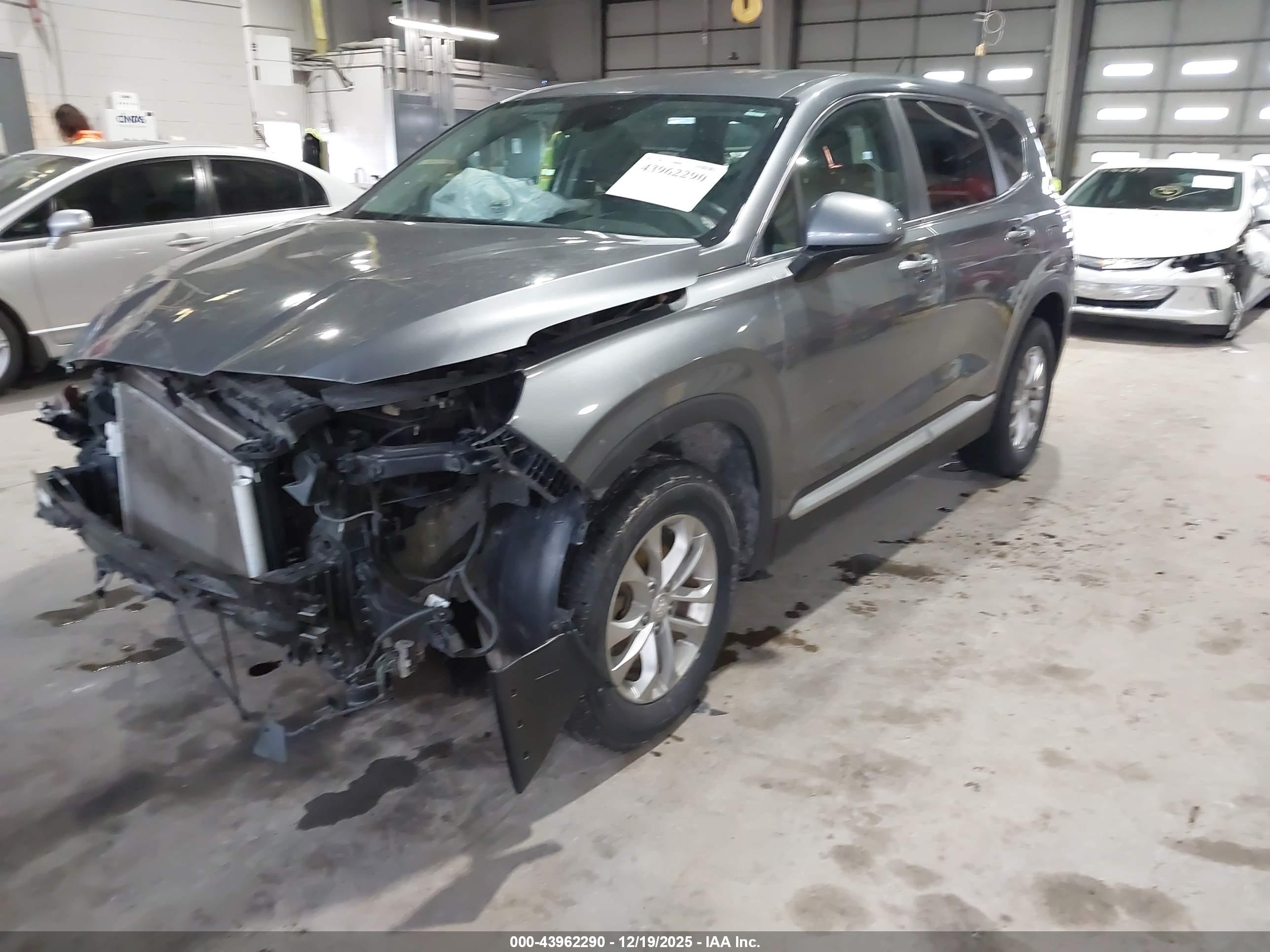 HYUNDAI SANTA image 2