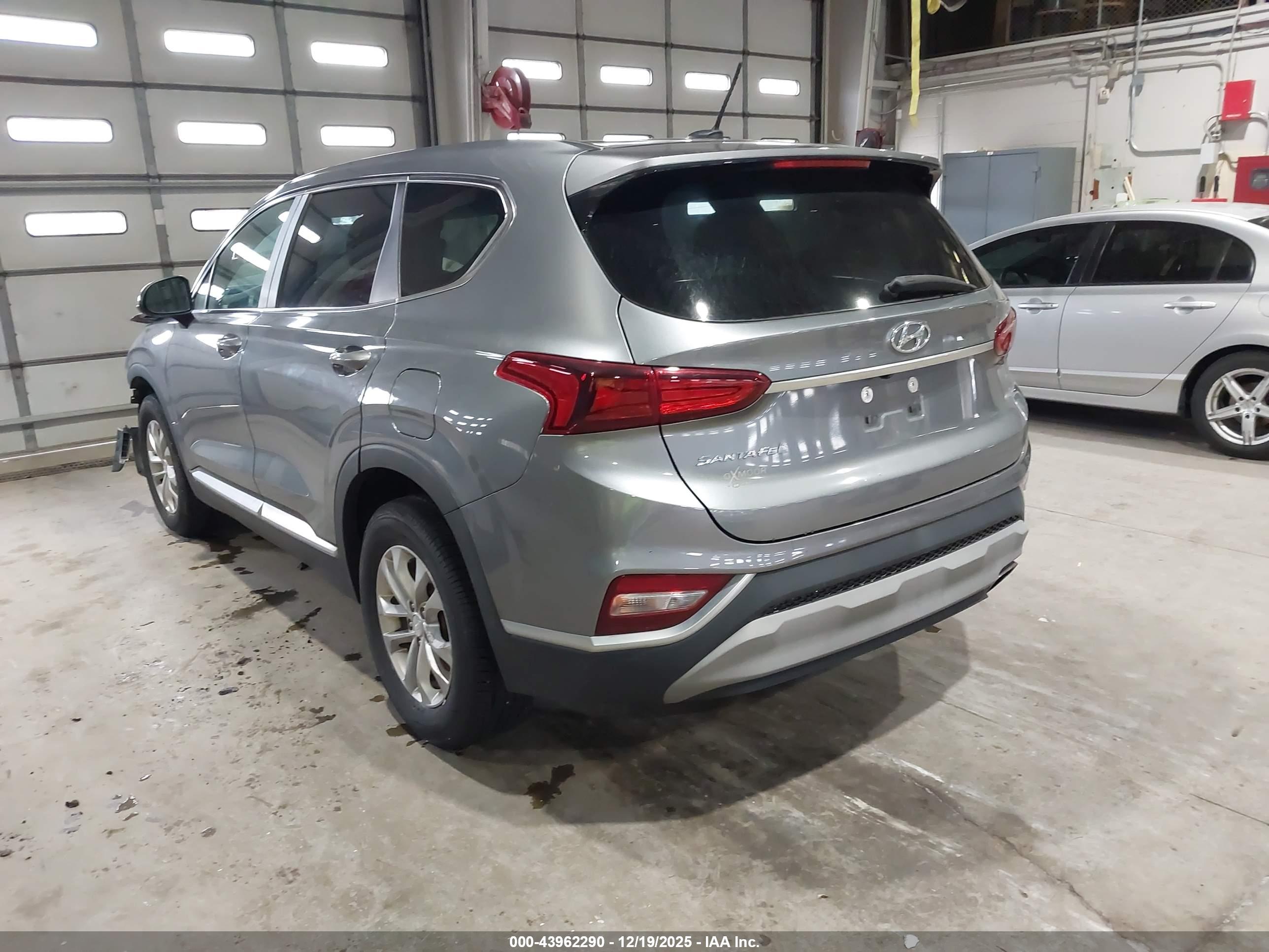 HYUNDAI SANTA image 3