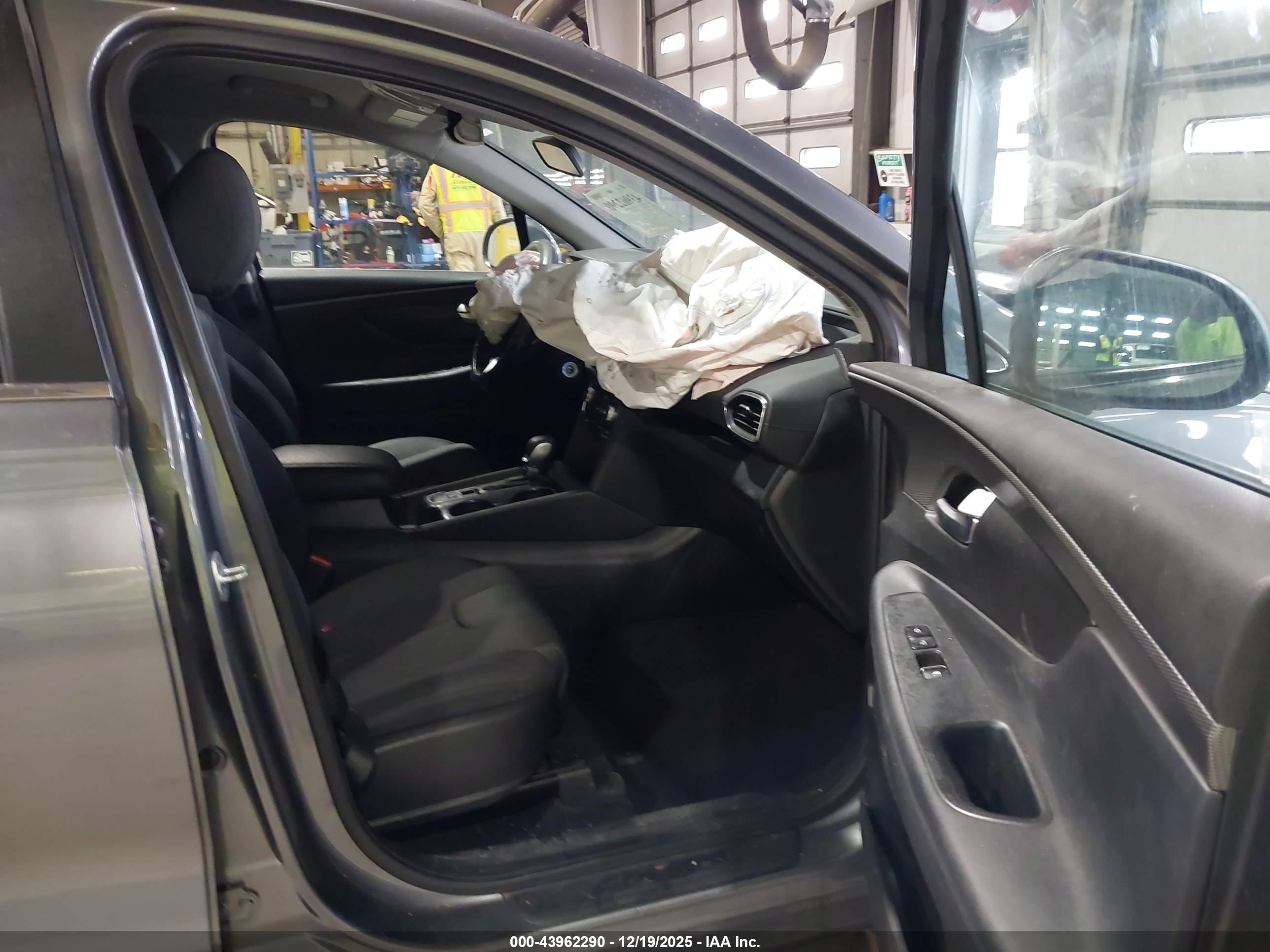 HYUNDAI SANTA image 5