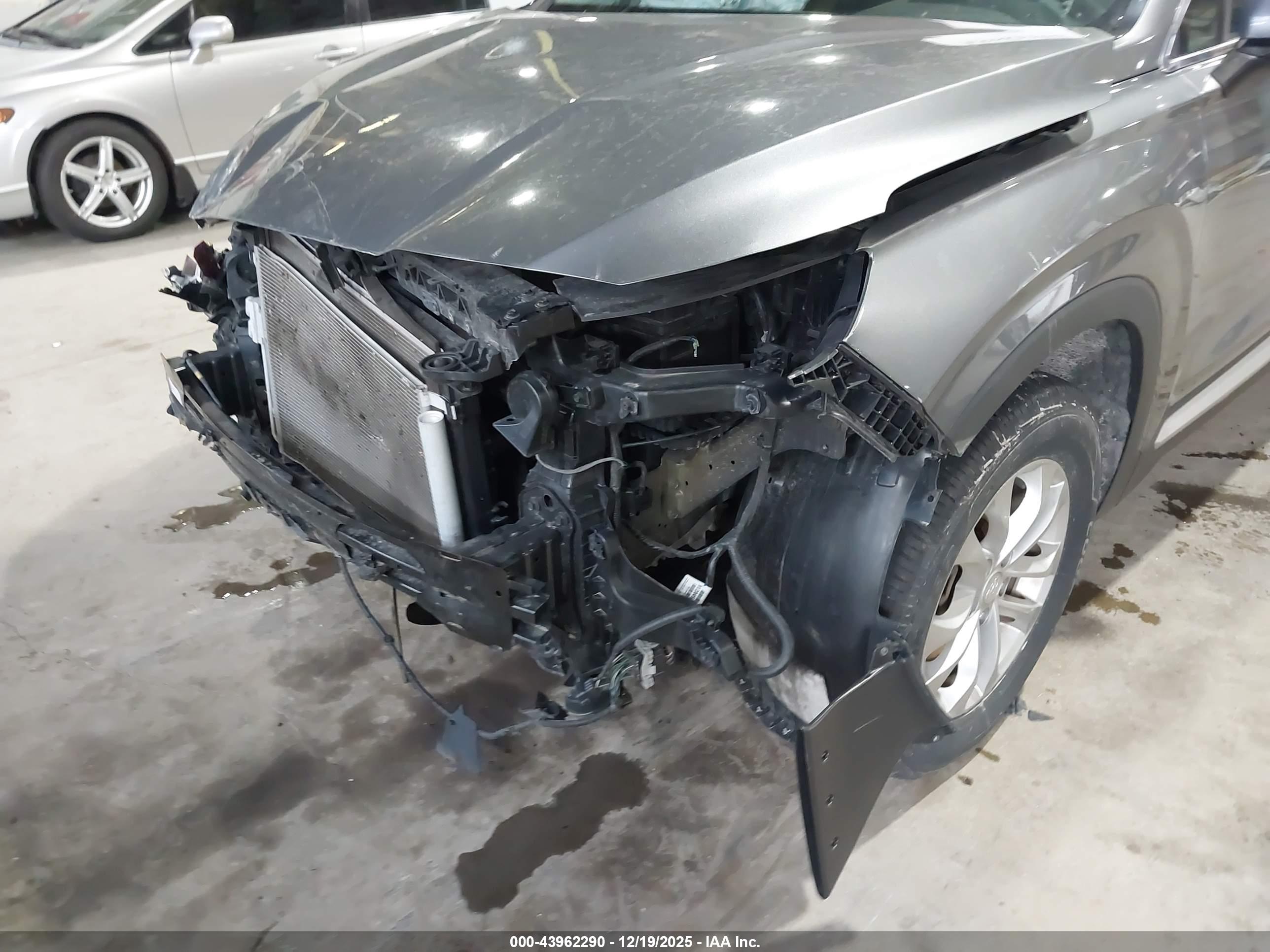 HYUNDAI SANTA image 6