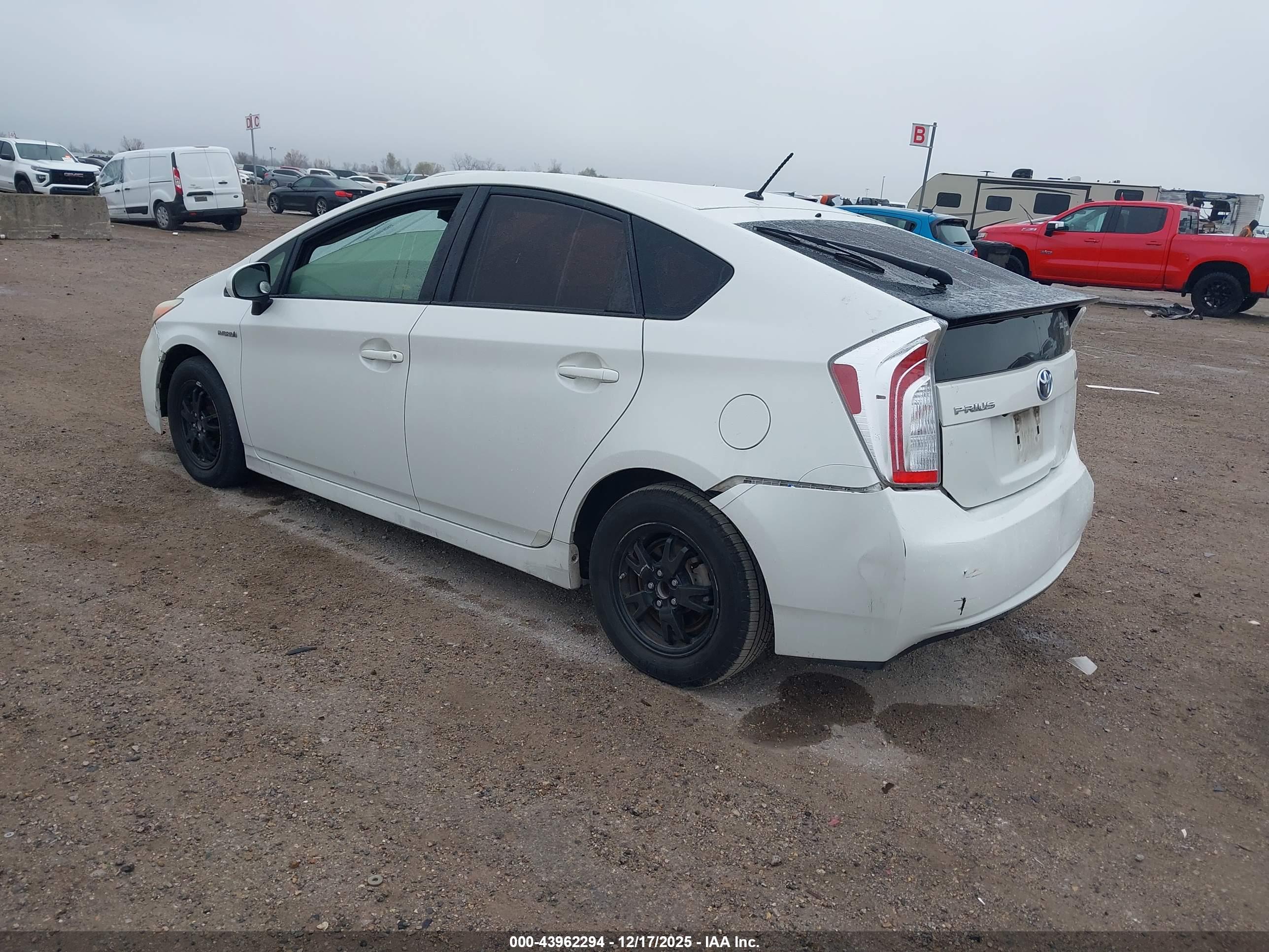 TOYOTA PRIUS image 3