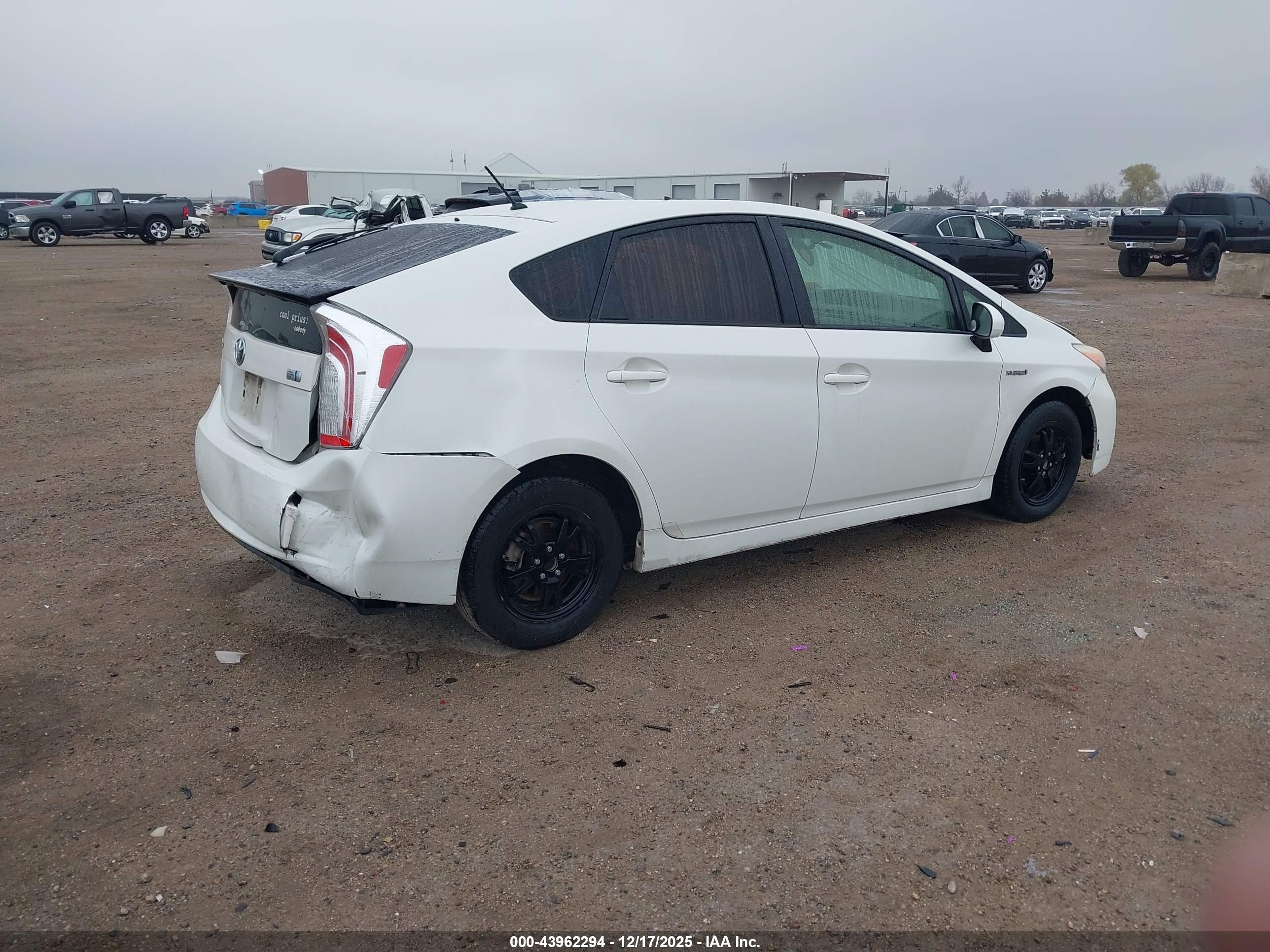 TOYOTA PRIUS image 4
