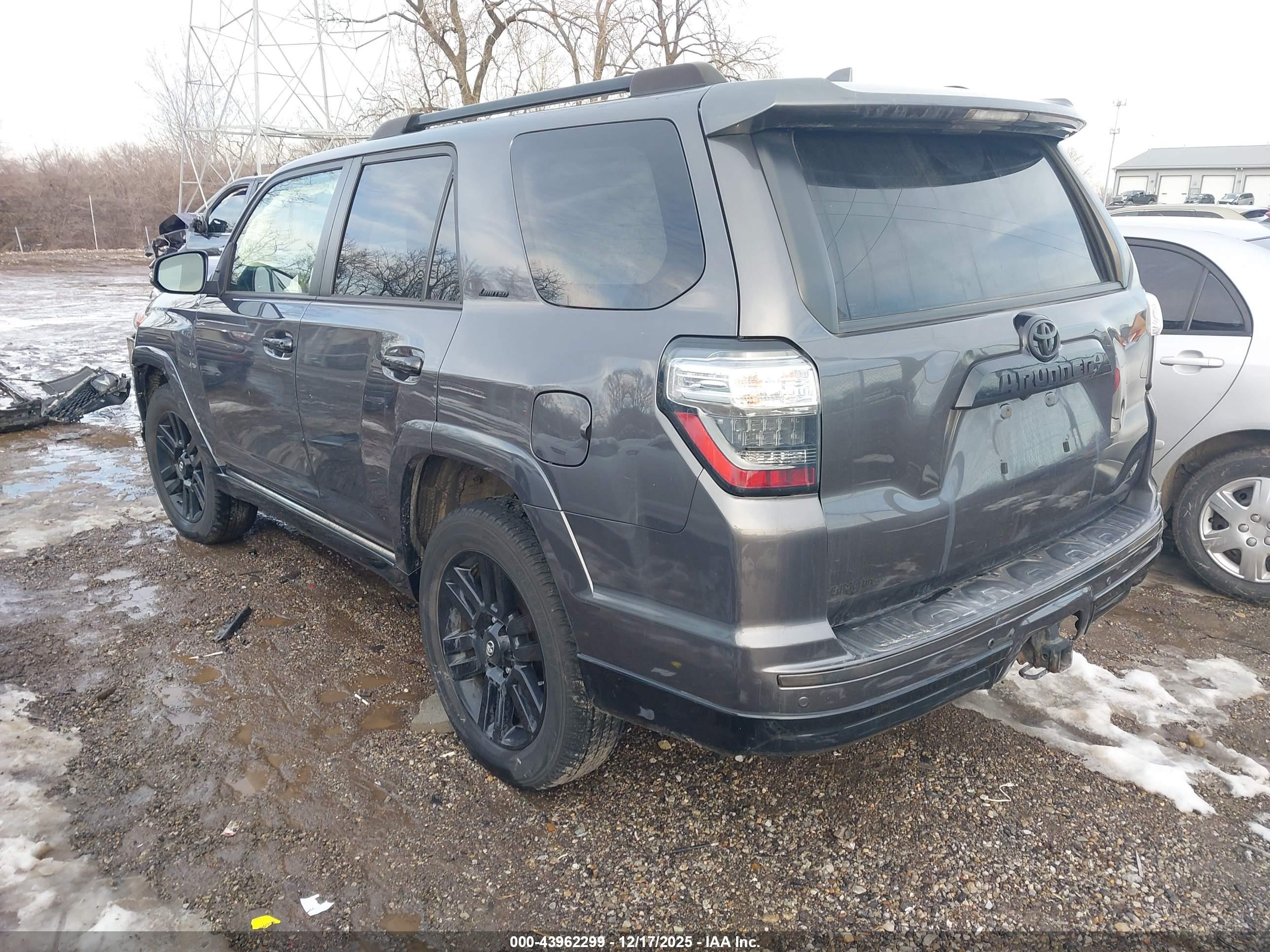 TOYOTA 4RUNNER image 3