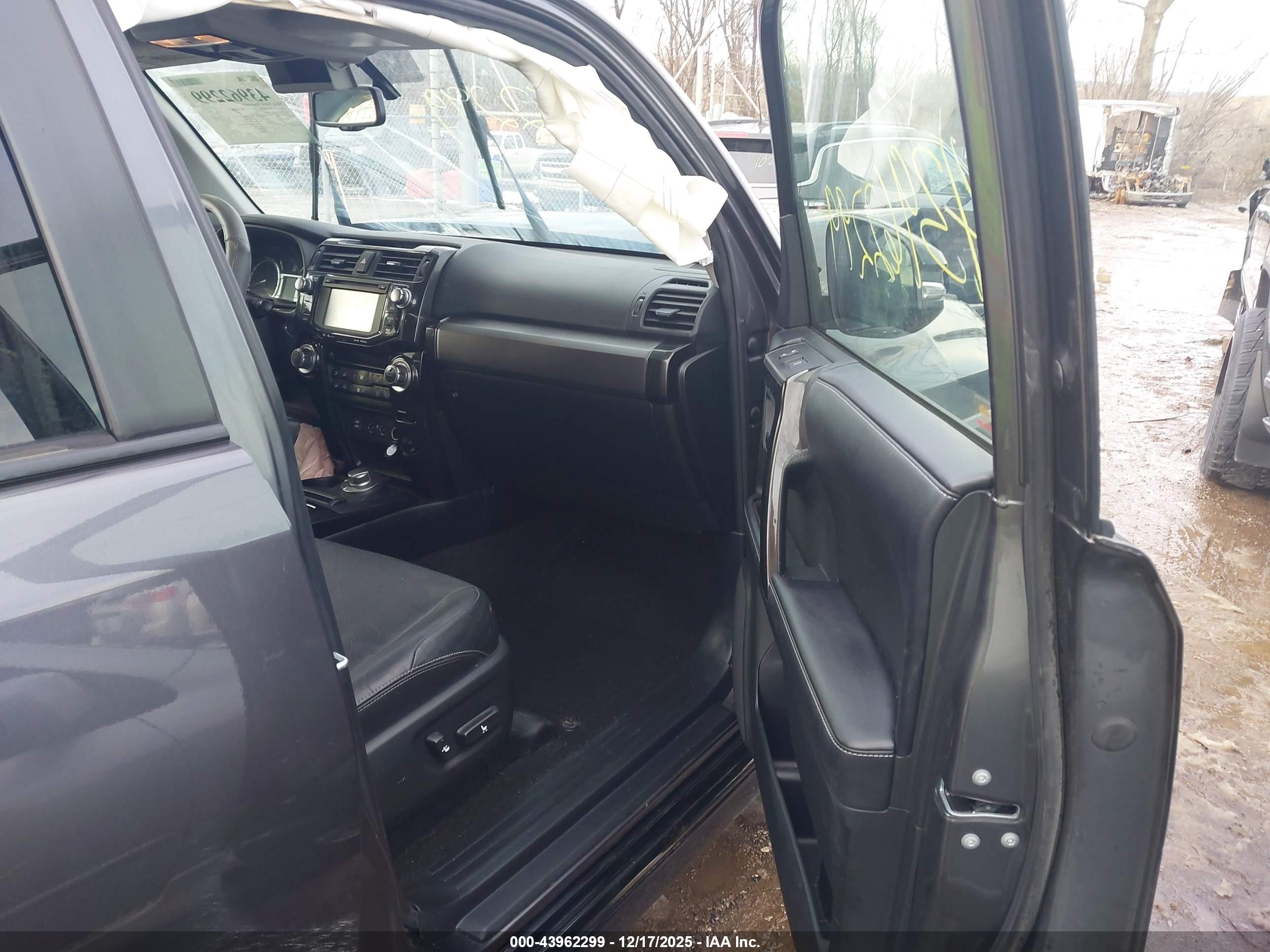 TOYOTA 4RUNNER image 5