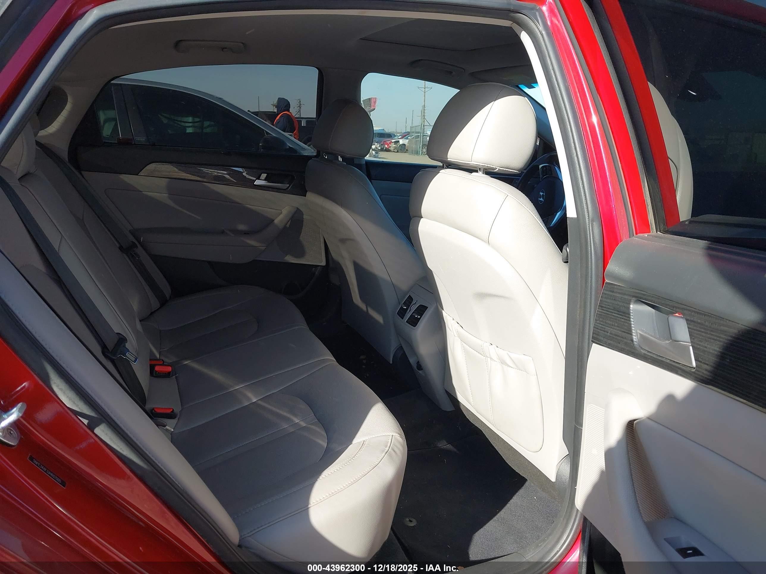 HYUNDAI SONATA image 8