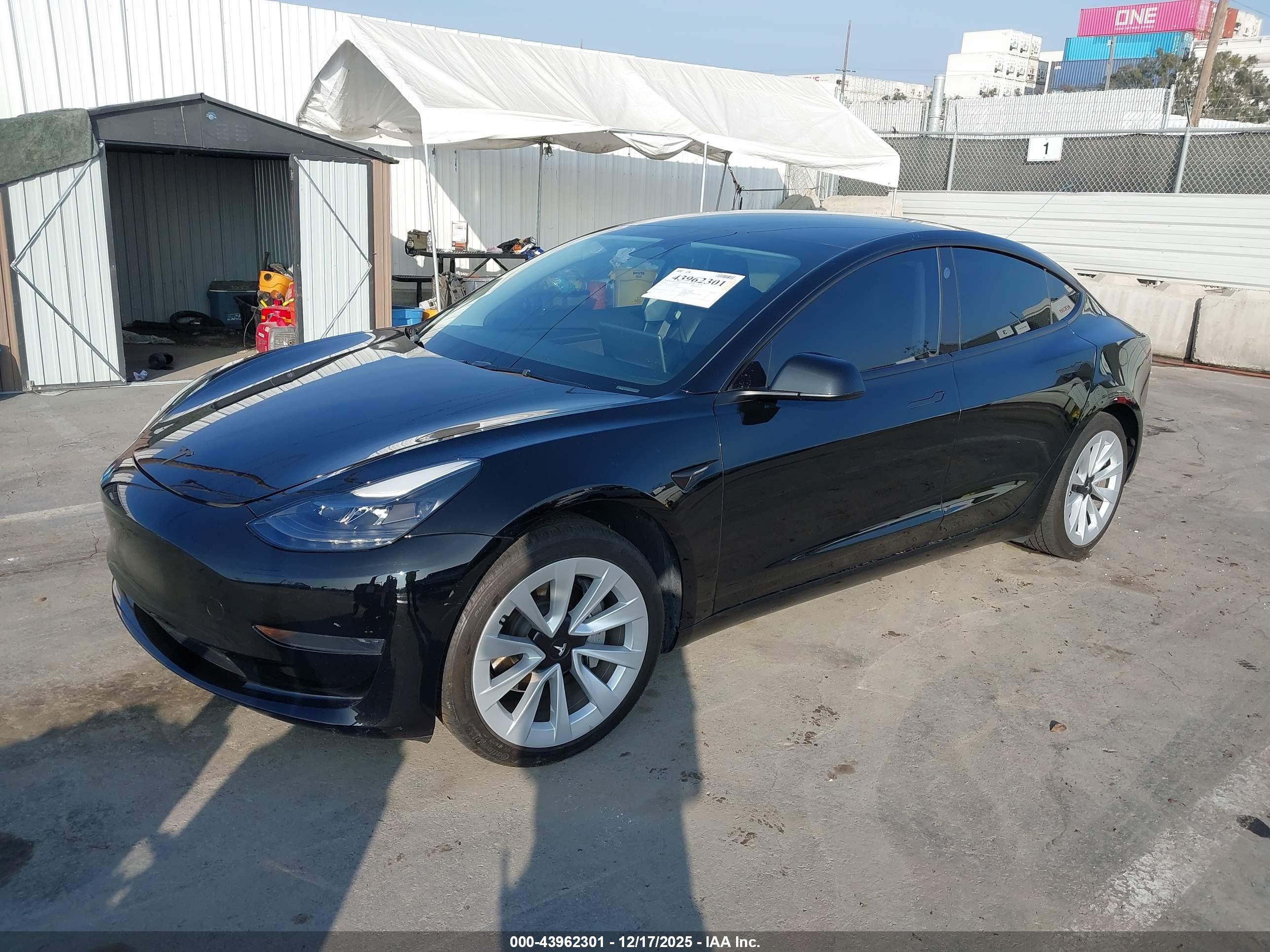 TESLA MODEL image 2