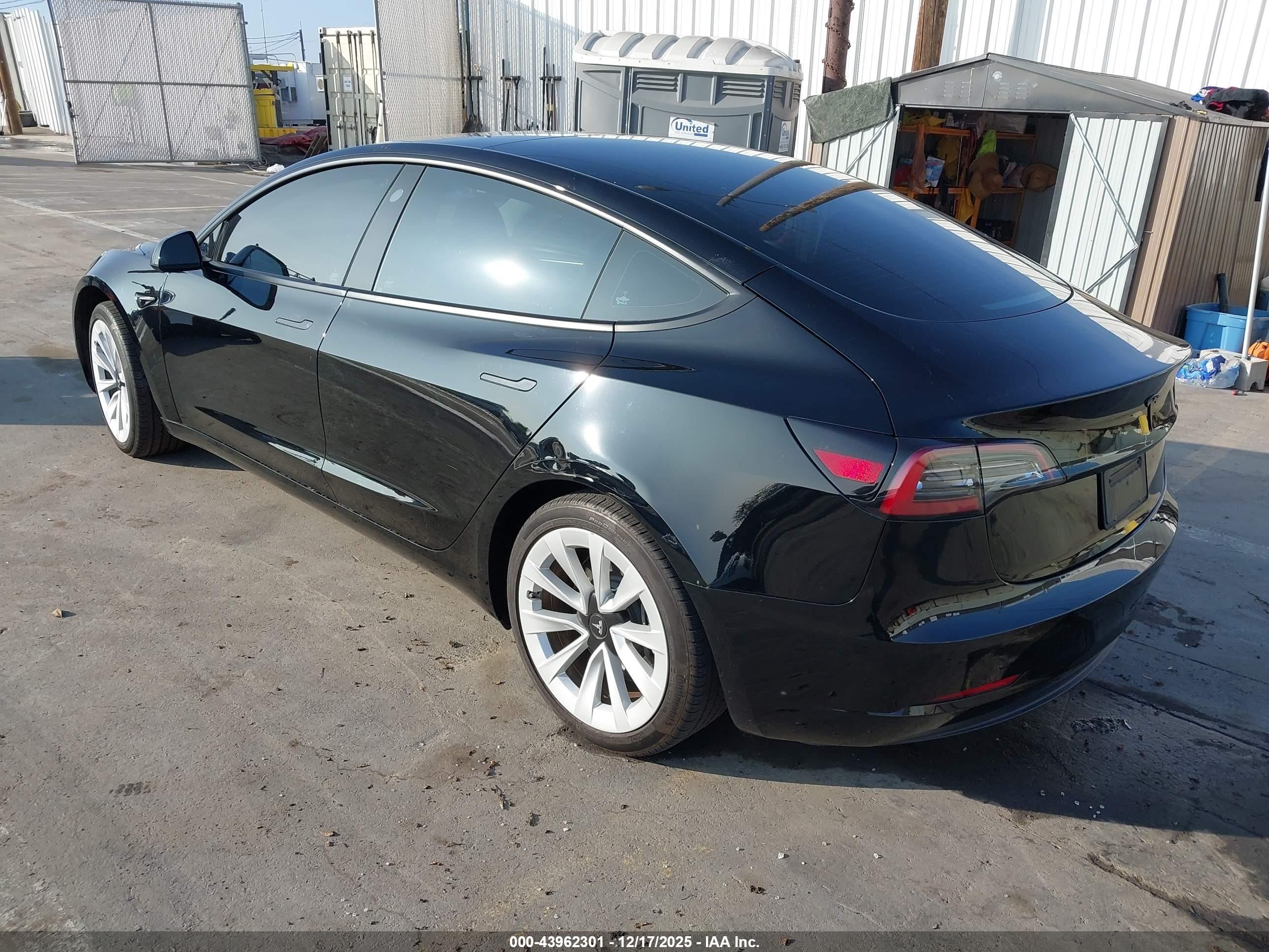 TESLA MODEL image 3