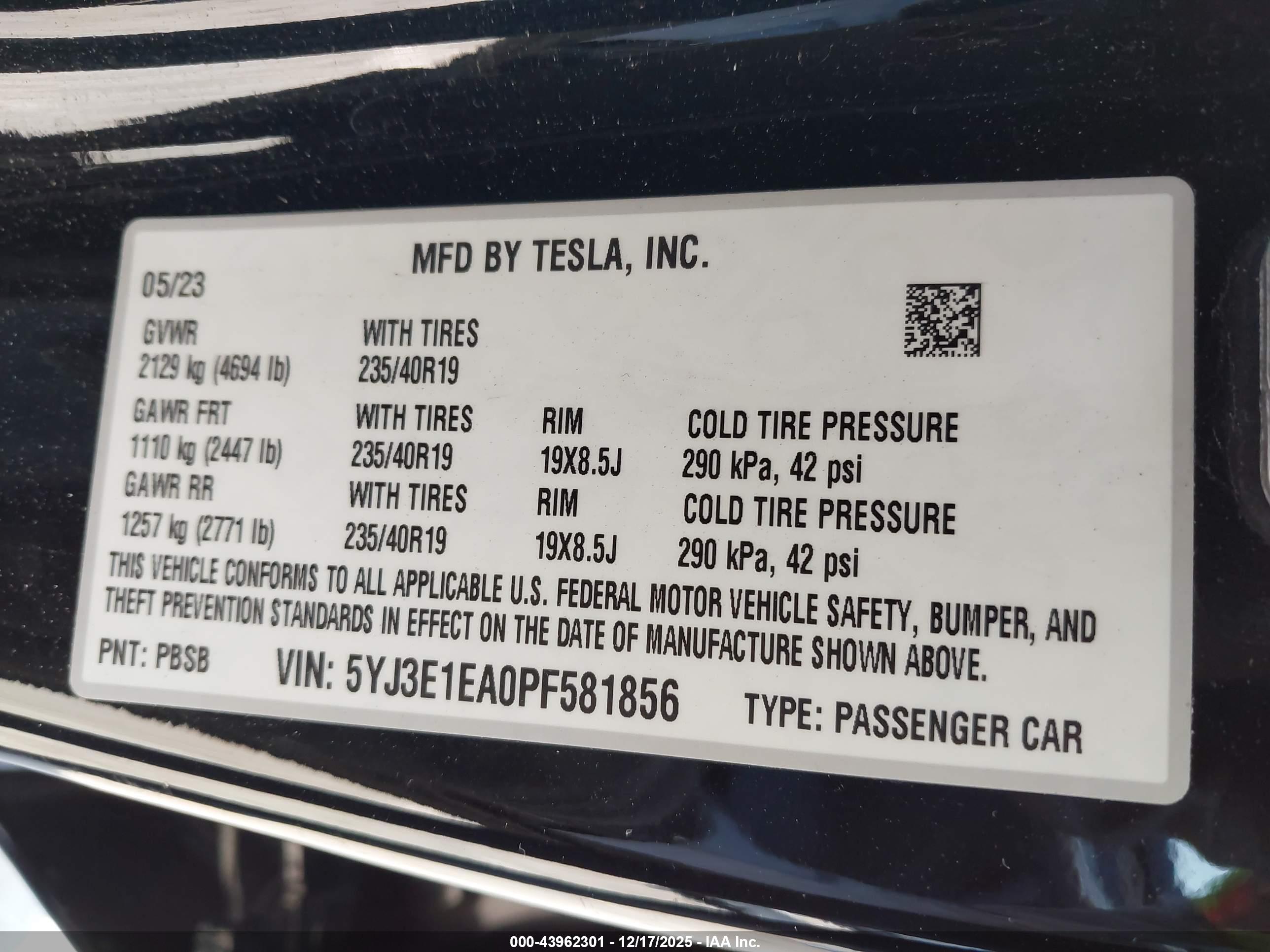 TESLA MODEL image 9