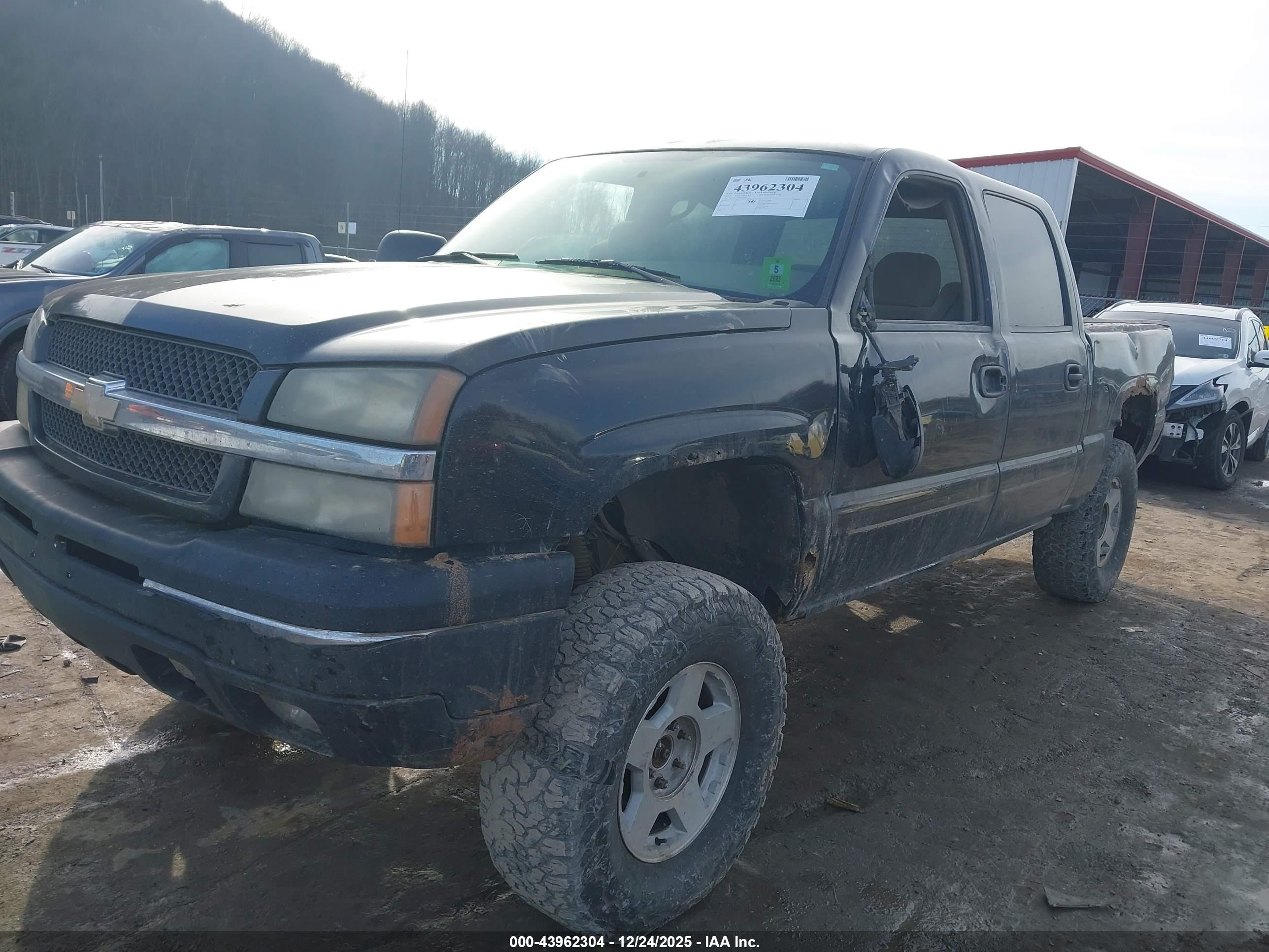 CHEVROLET SILVERADO image 6