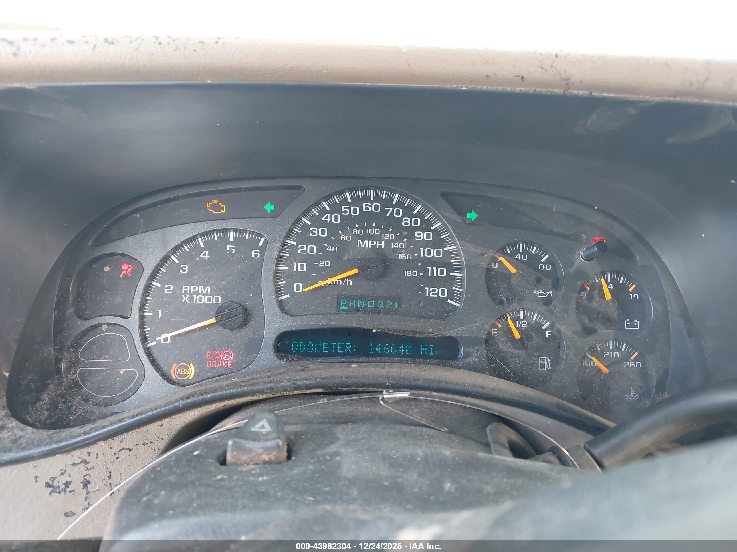 CHEVROLET SILVERADO image 7