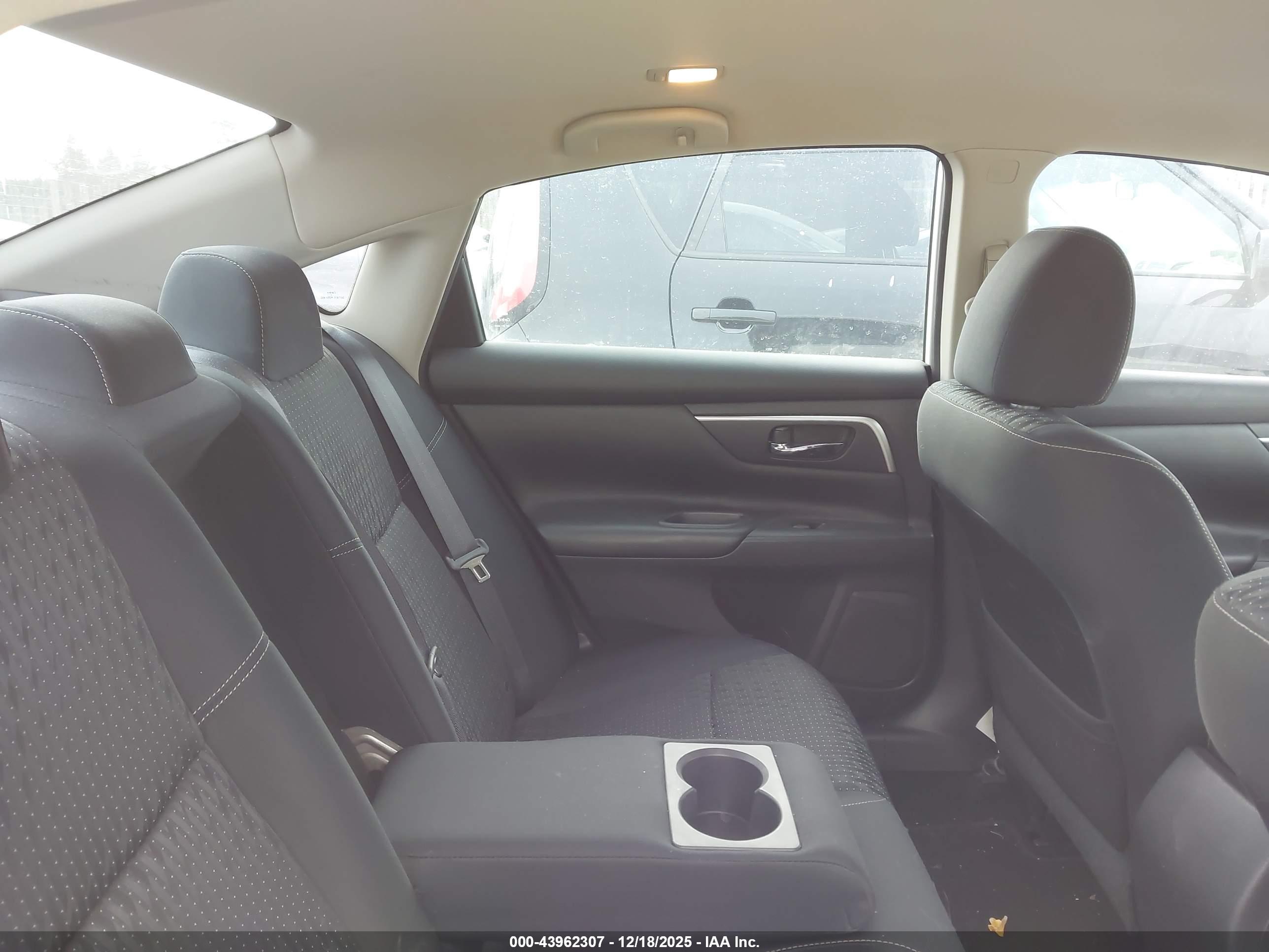 NISSAN ALTIMA image 8