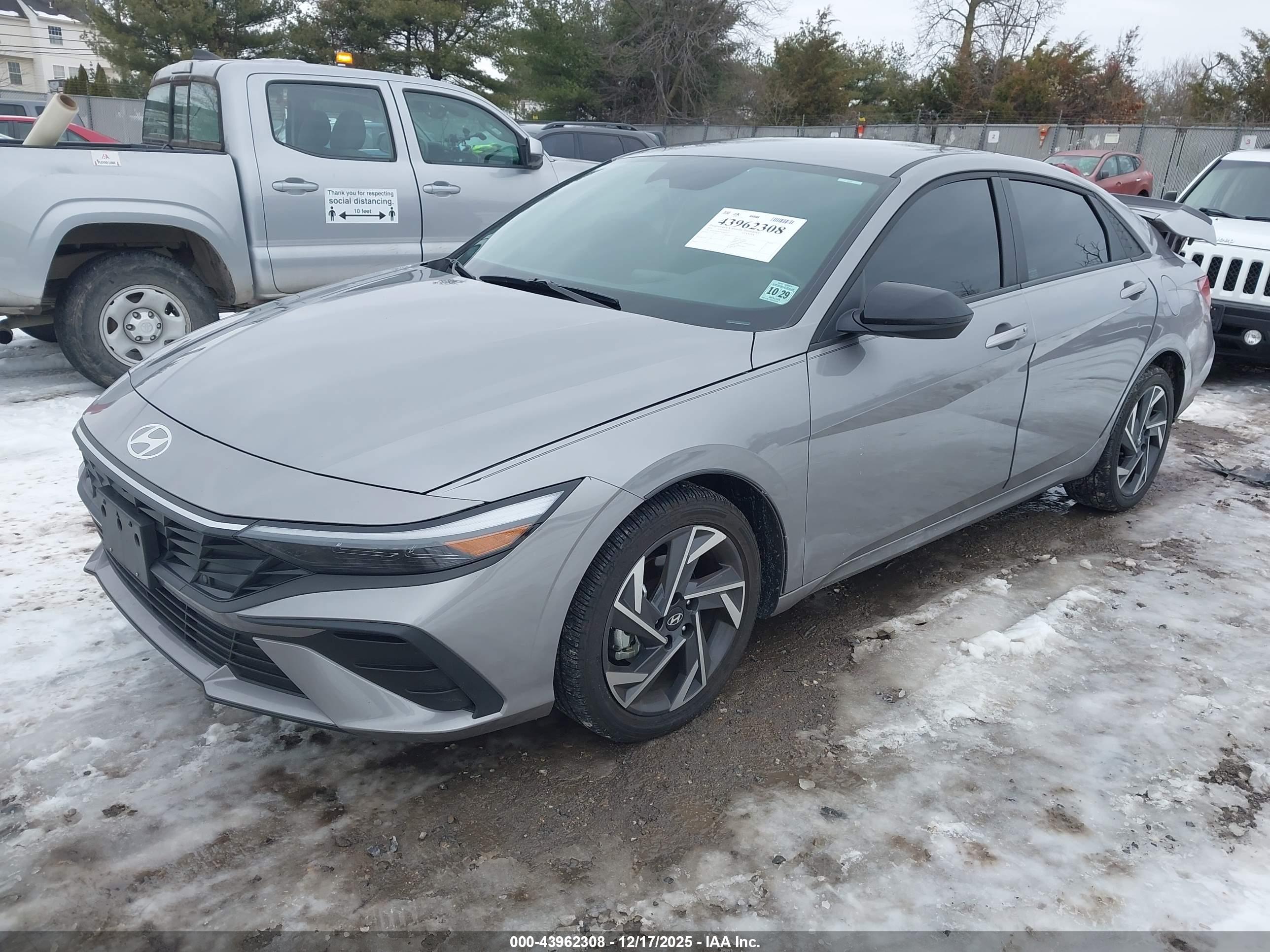 HYUNDAI ELANTRA image 2