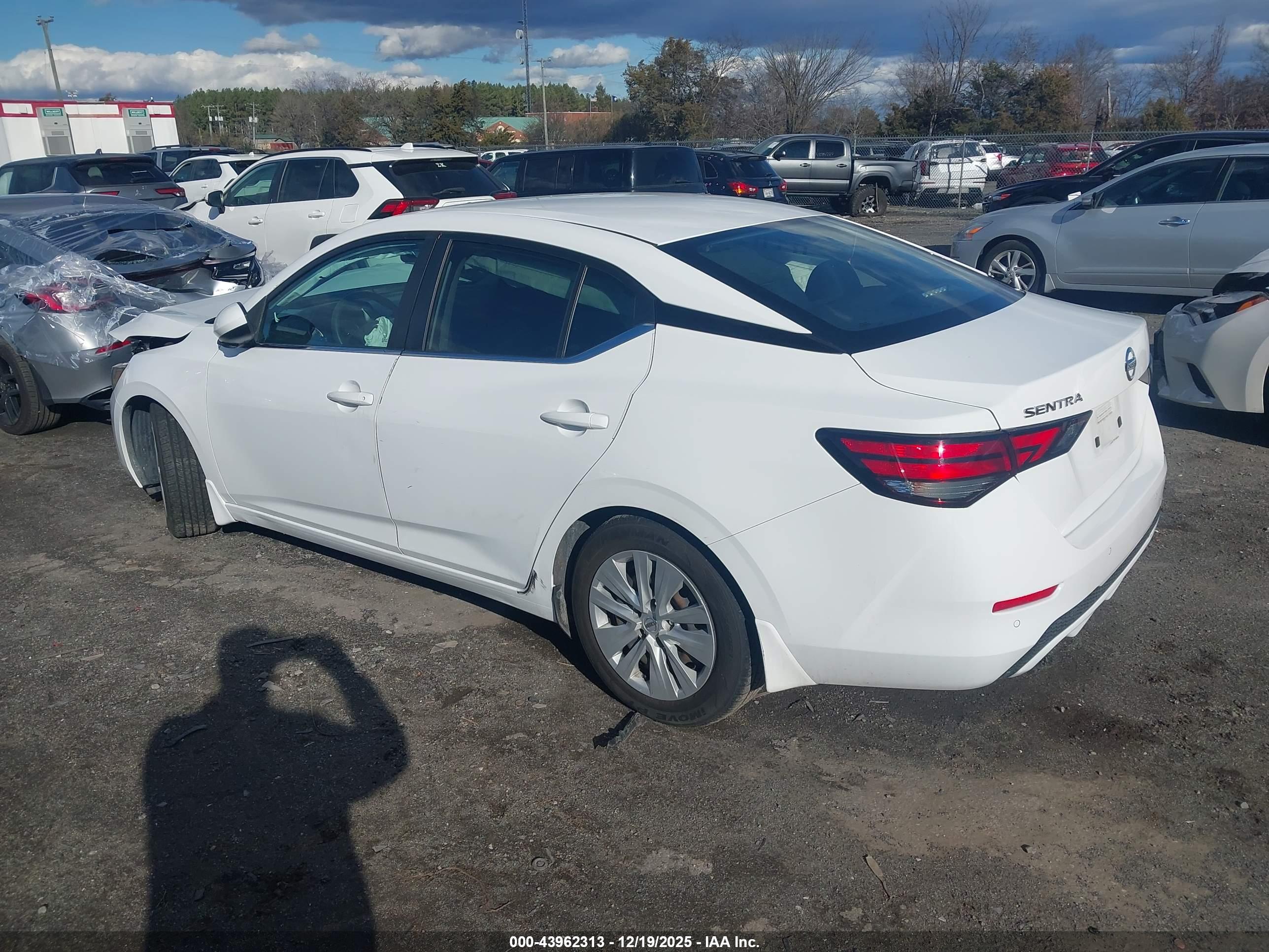 NISSAN SENTRA image 3