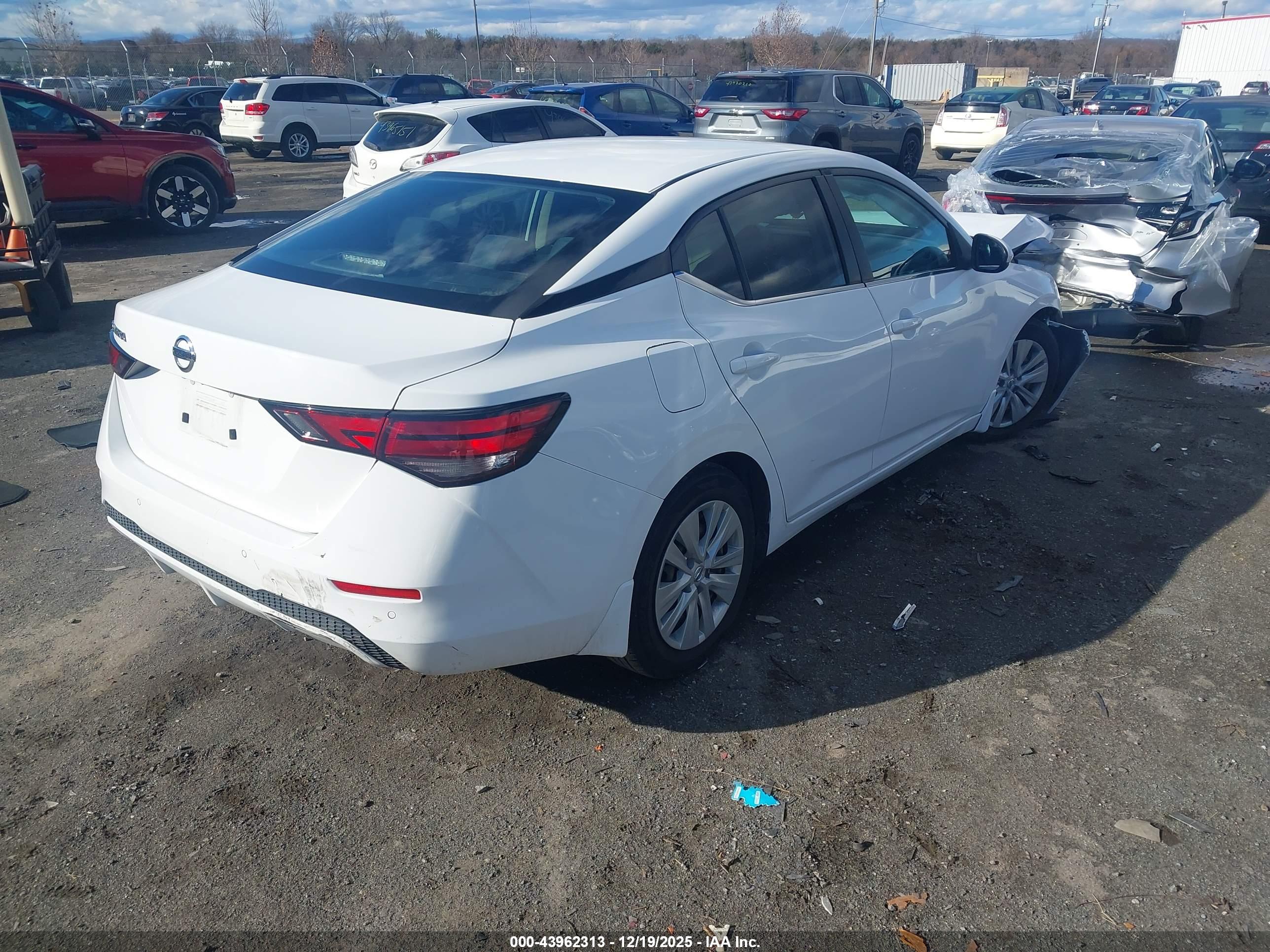NISSAN SENTRA image 4