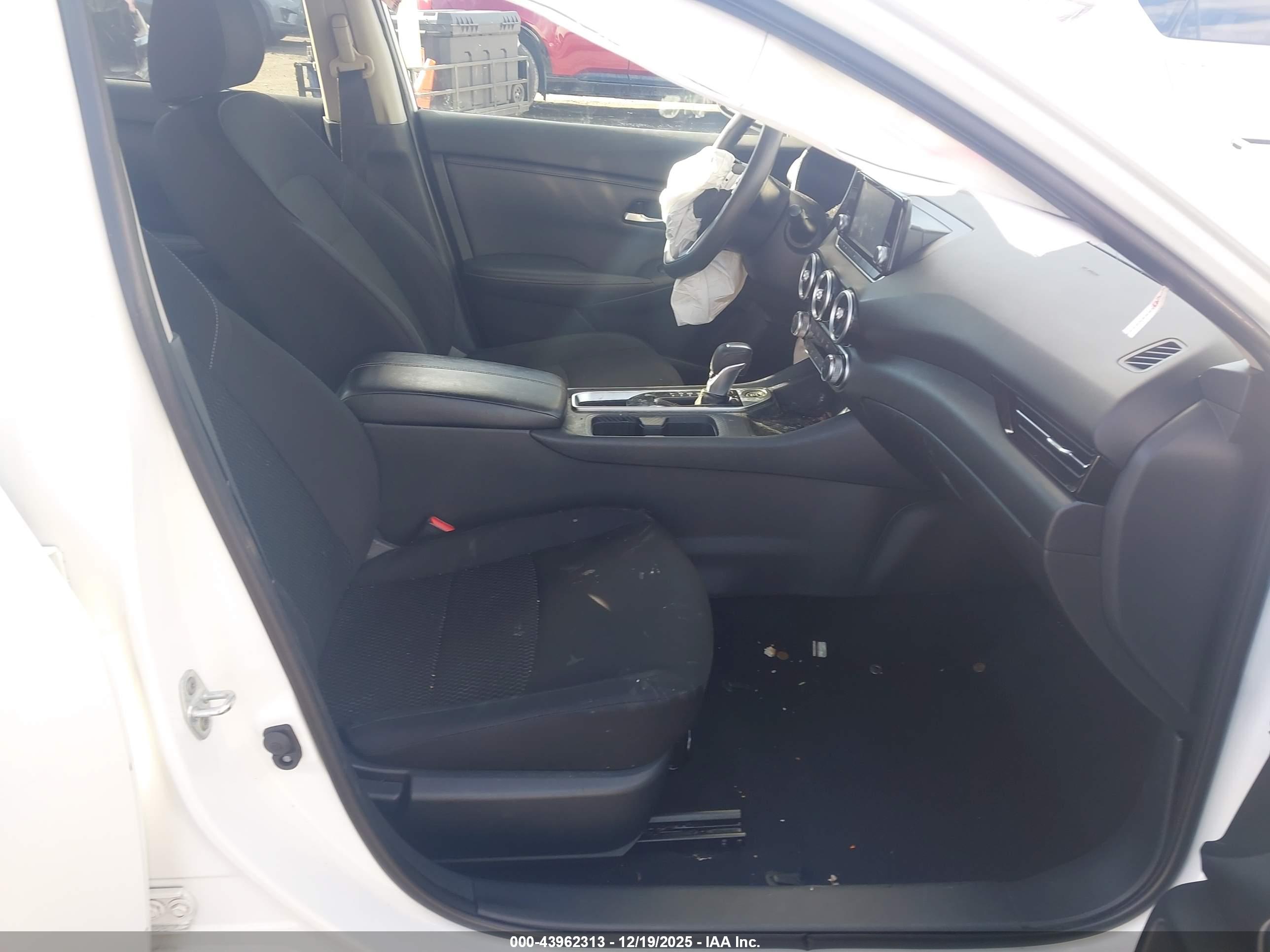 NISSAN SENTRA image 5