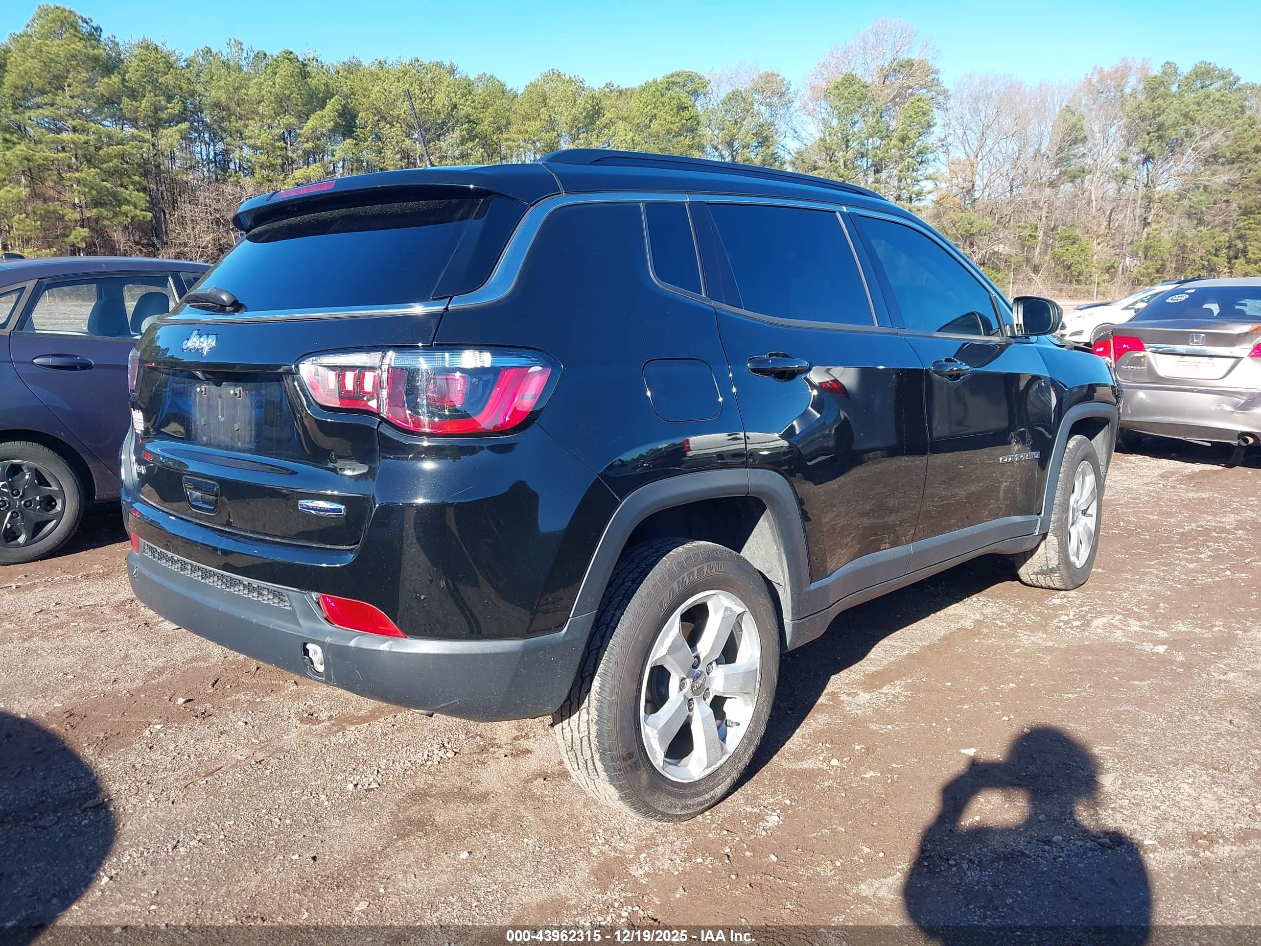 JEEP COMPASS image 4