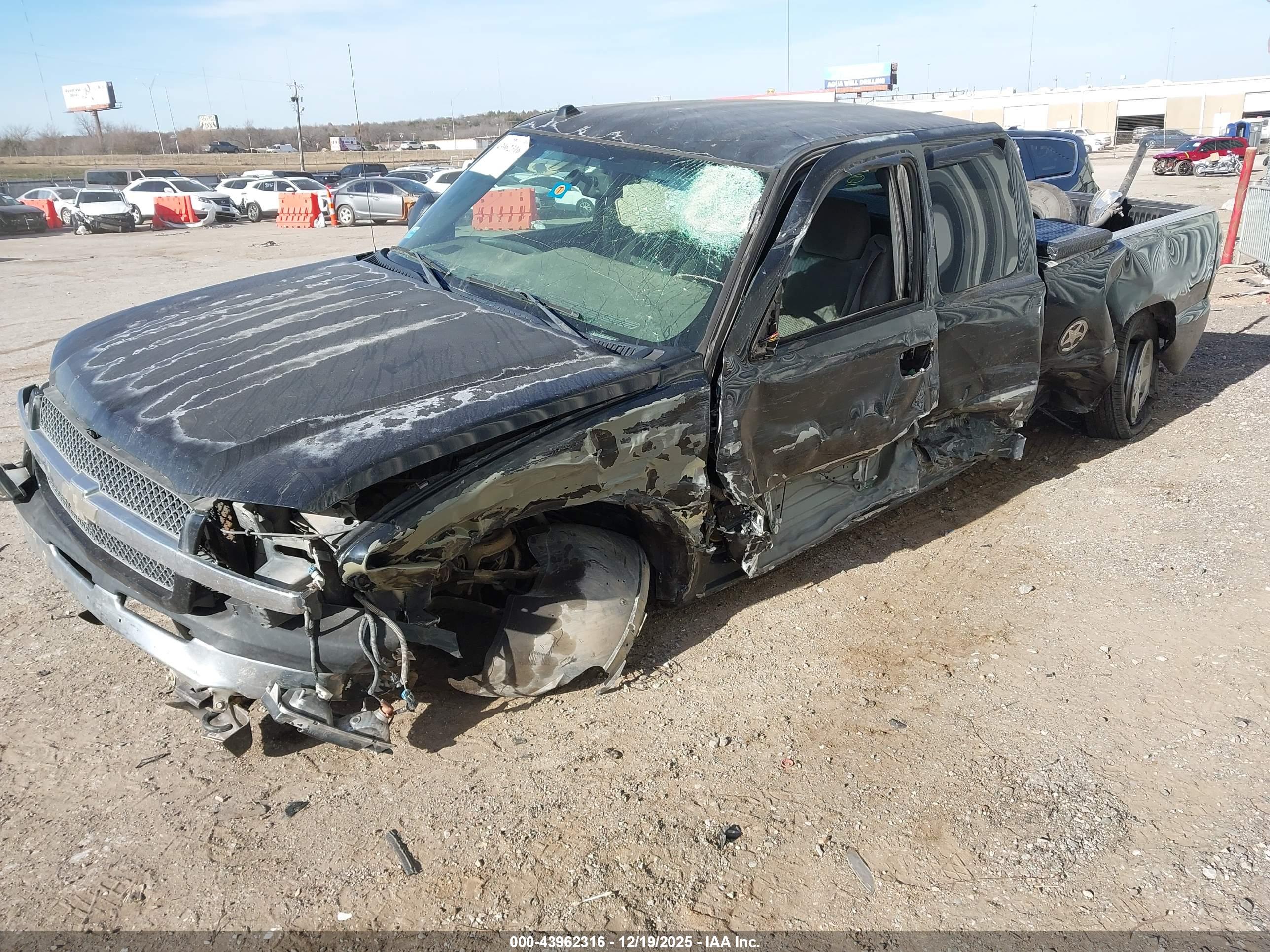 CHEVROLET SILVERADO image 2