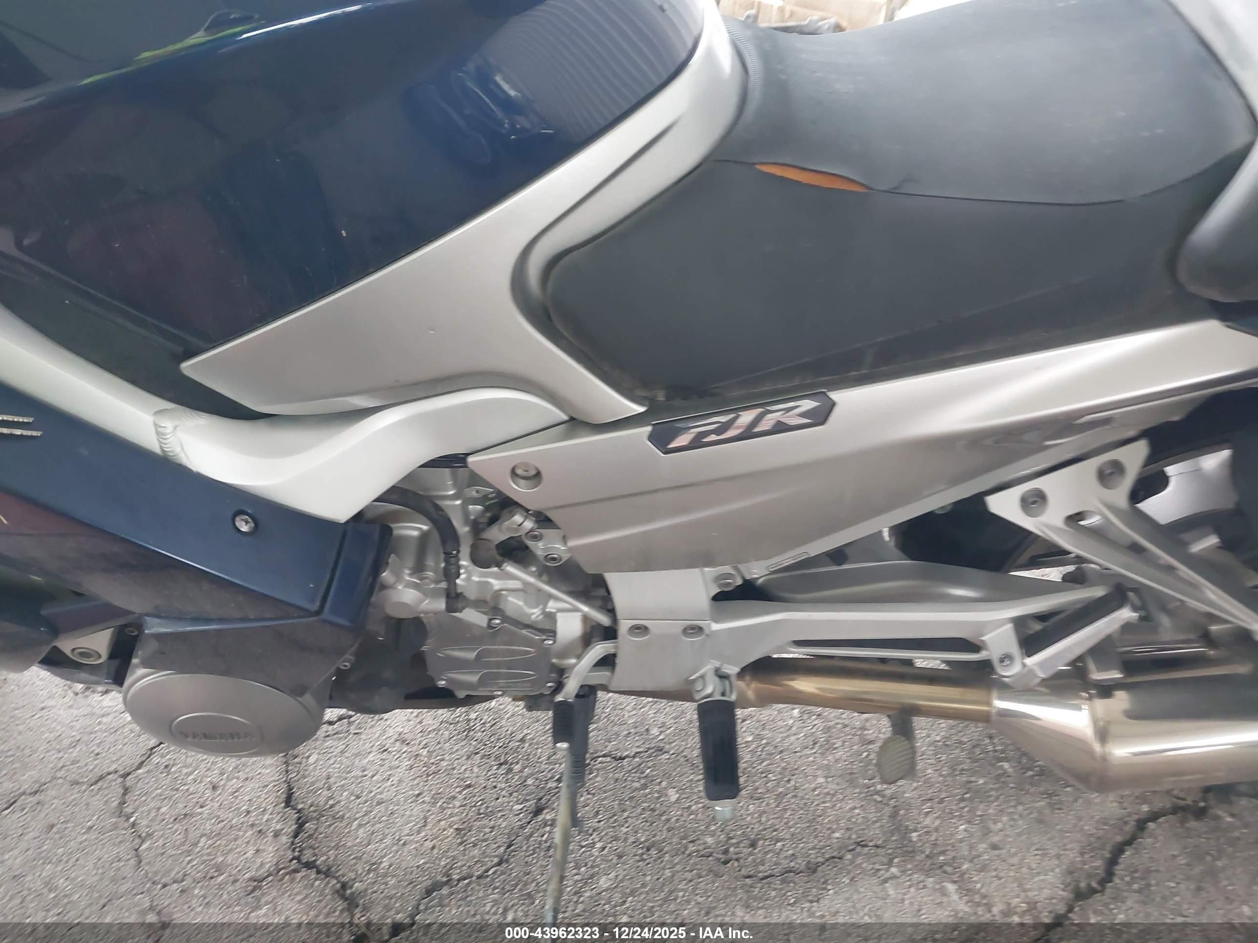 YAMAHA FJR1300 image 9