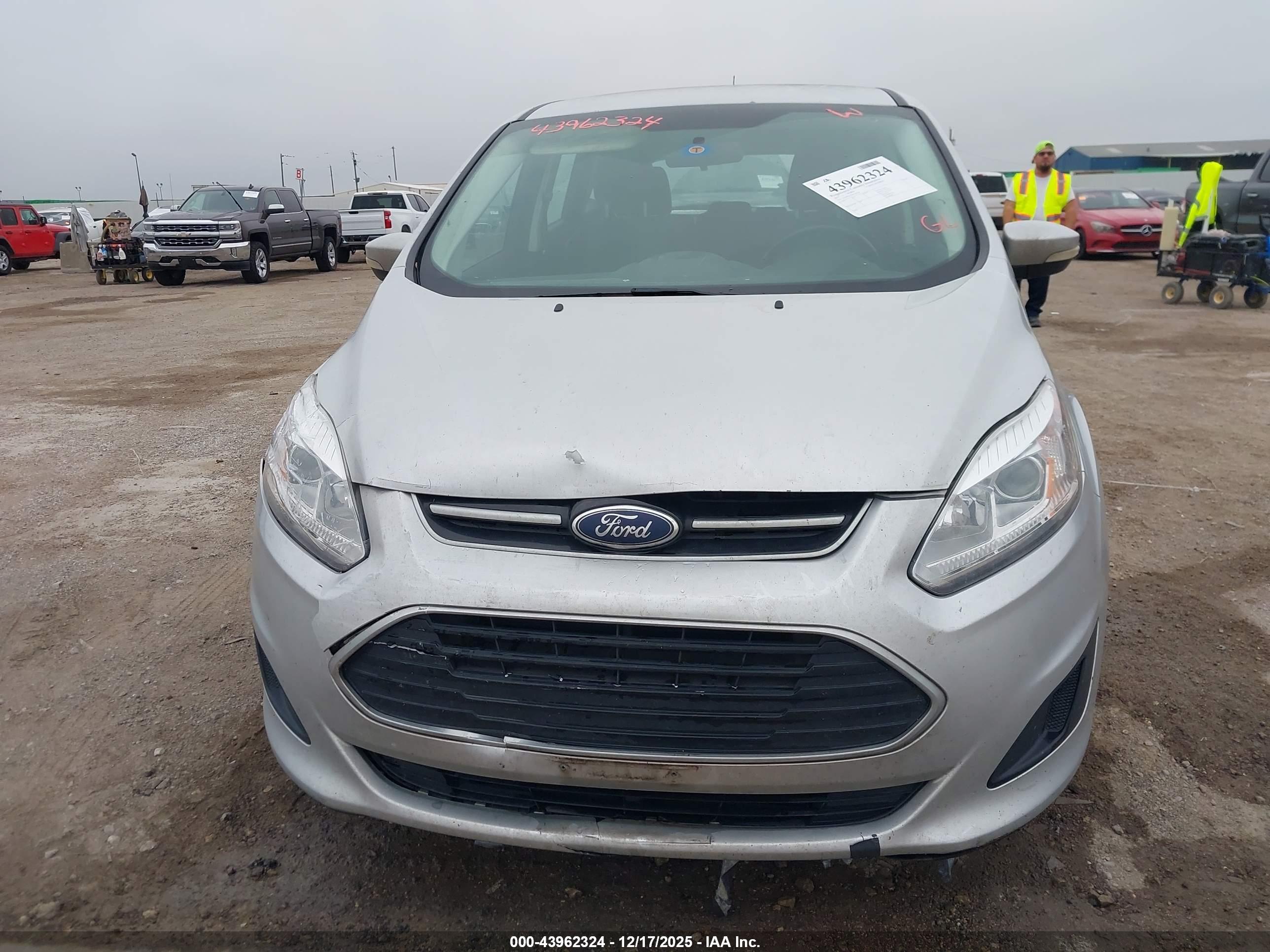 FORD C-MAX image 6