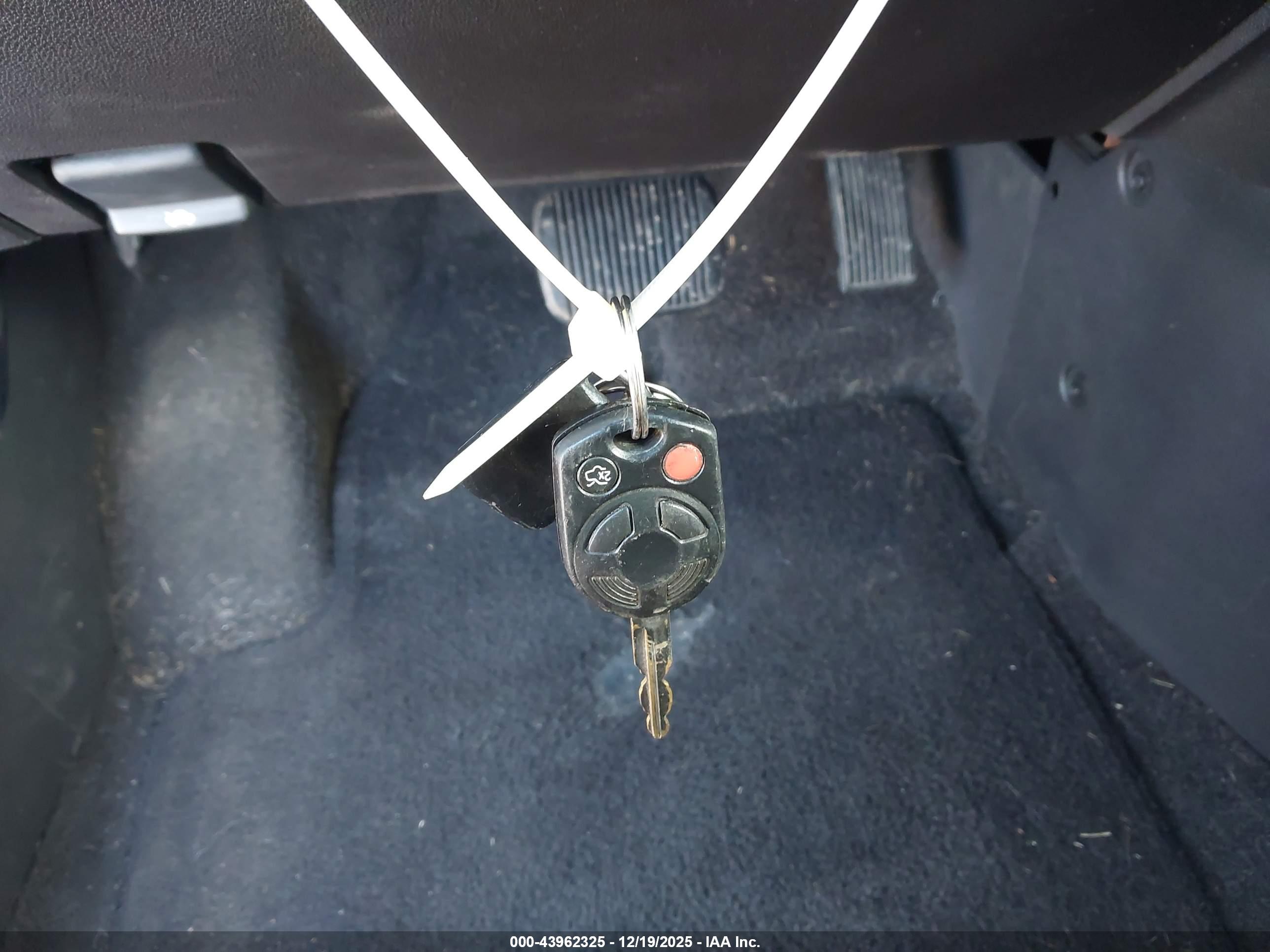 FORD ESCAPE image 11