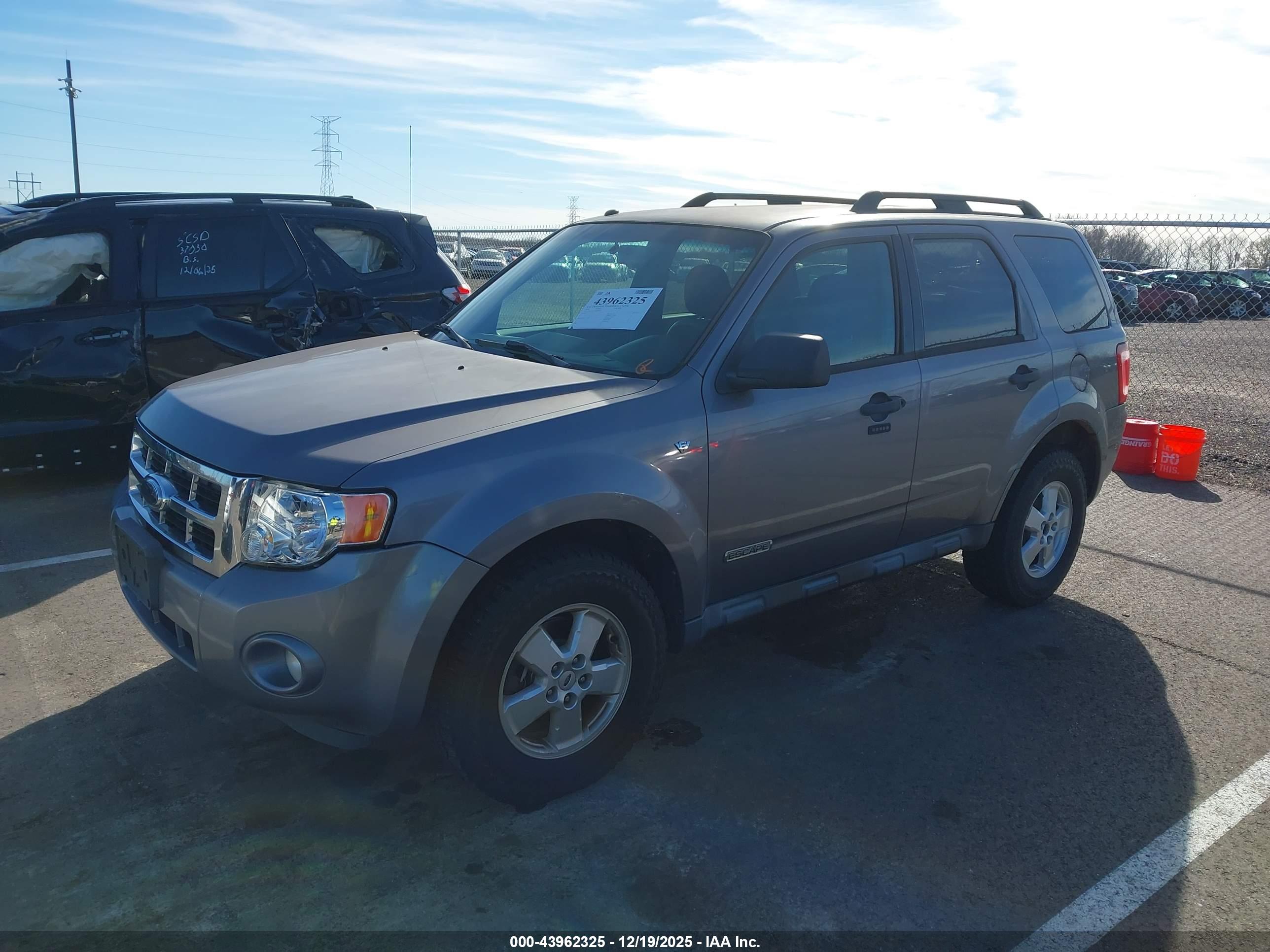 FORD ESCAPE image 2