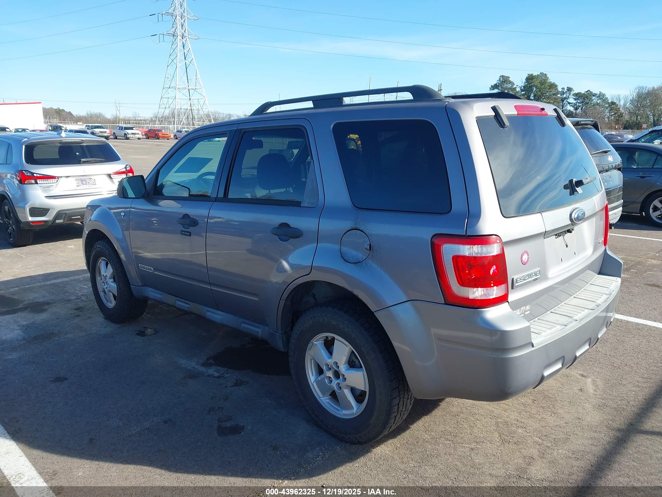 FORD ESCAPE image 3