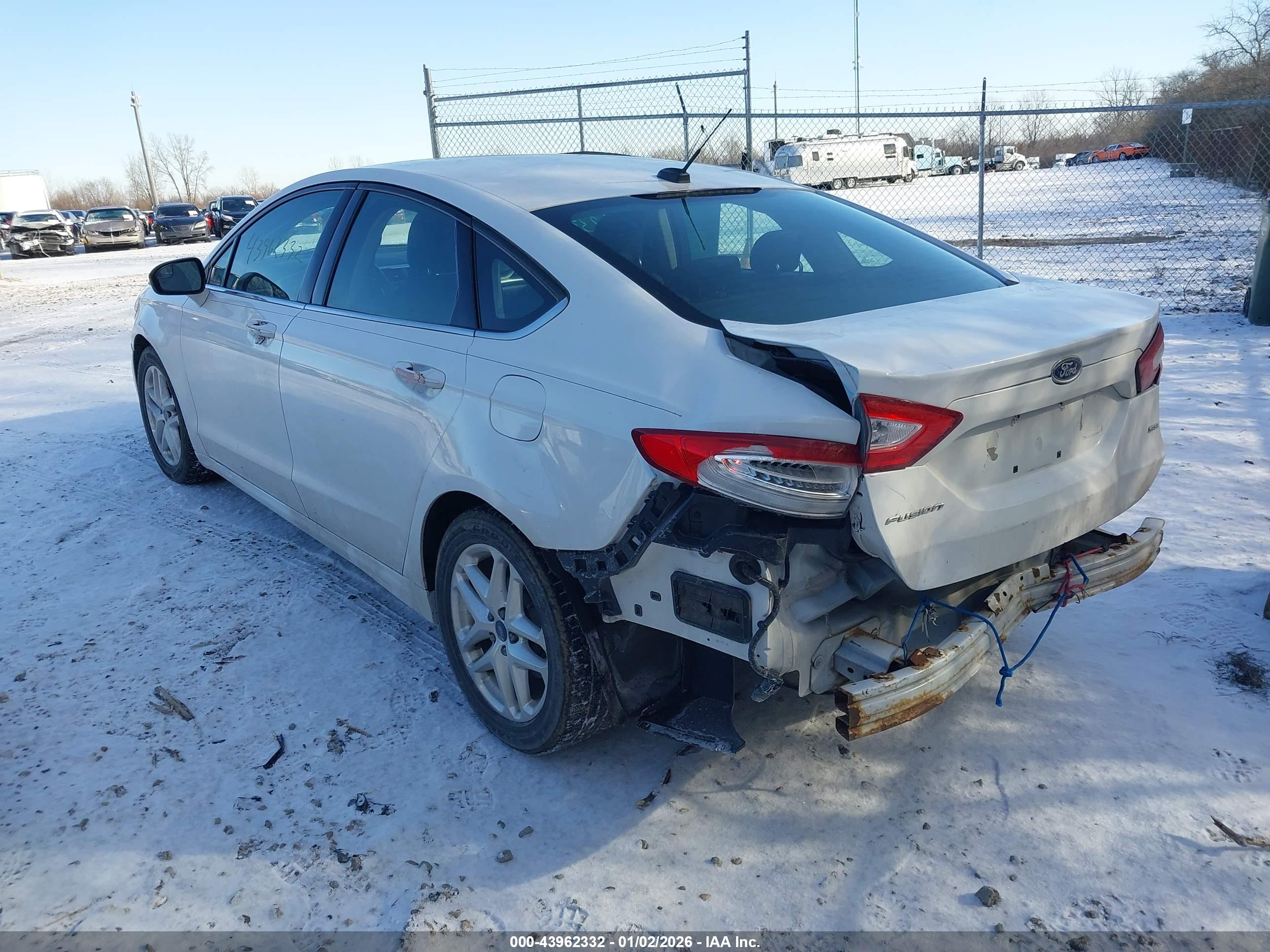 FORD FUSION image 3