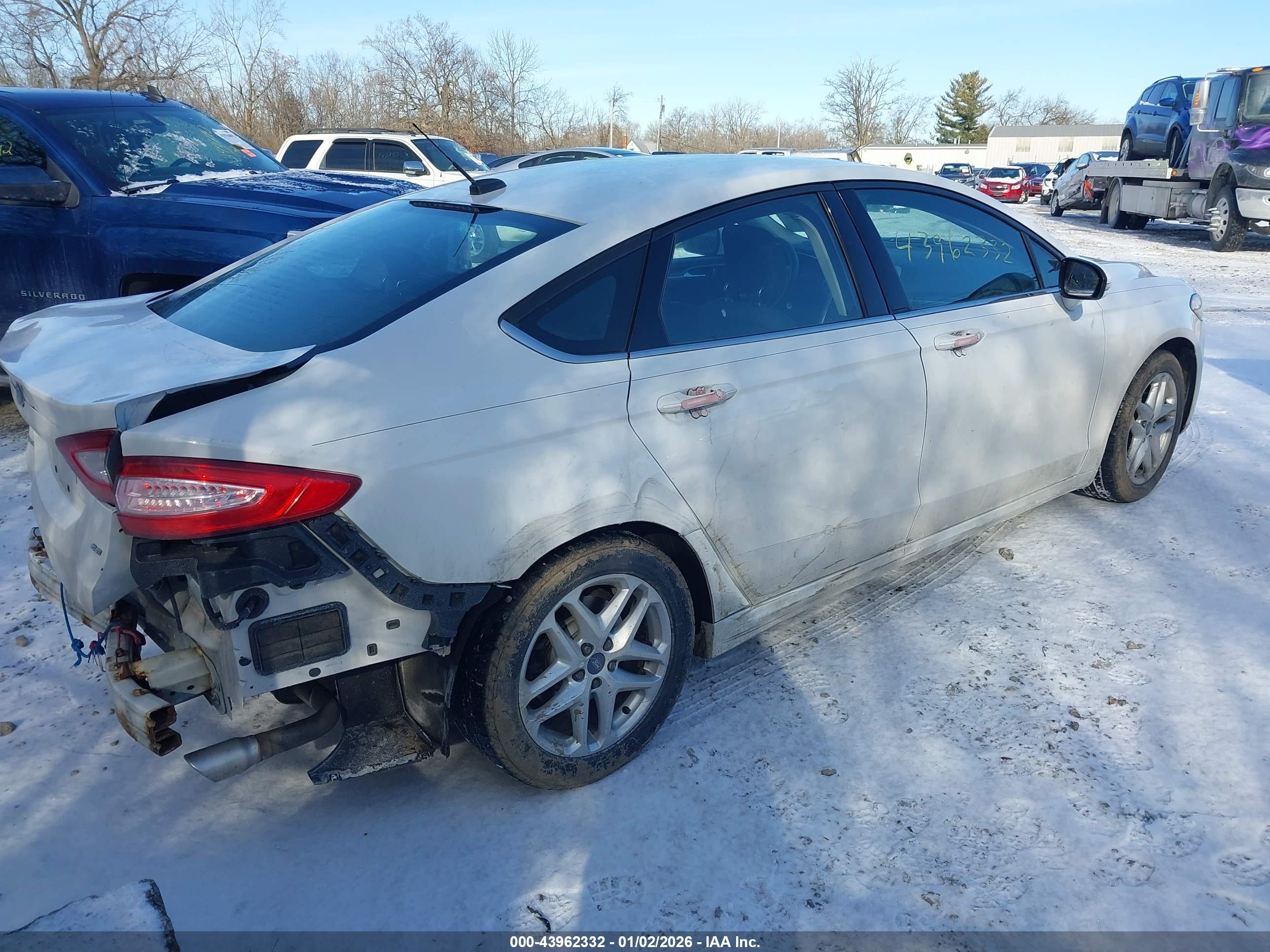 FORD FUSION image 4