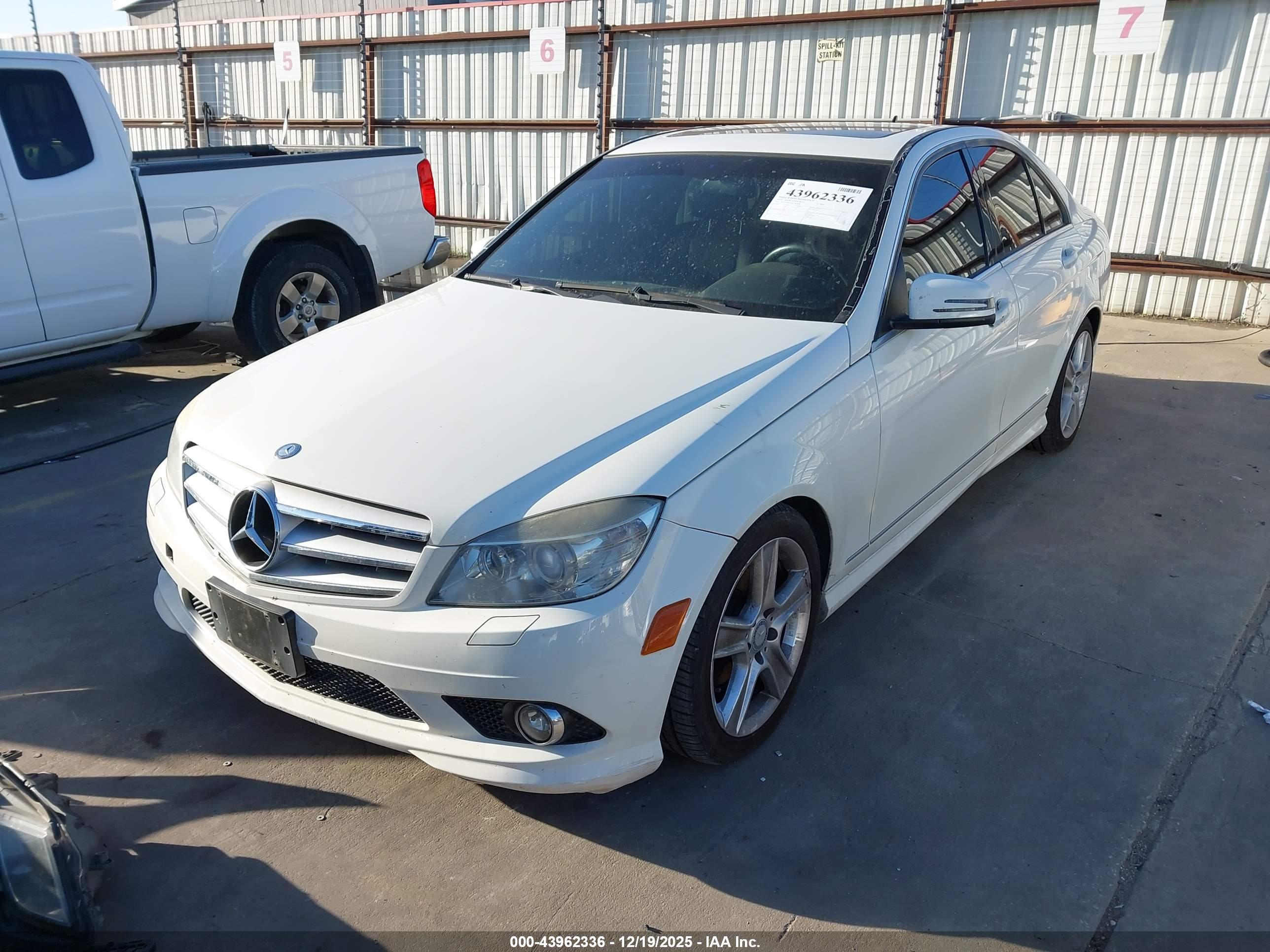 MERCEDES-BENZ C image 2