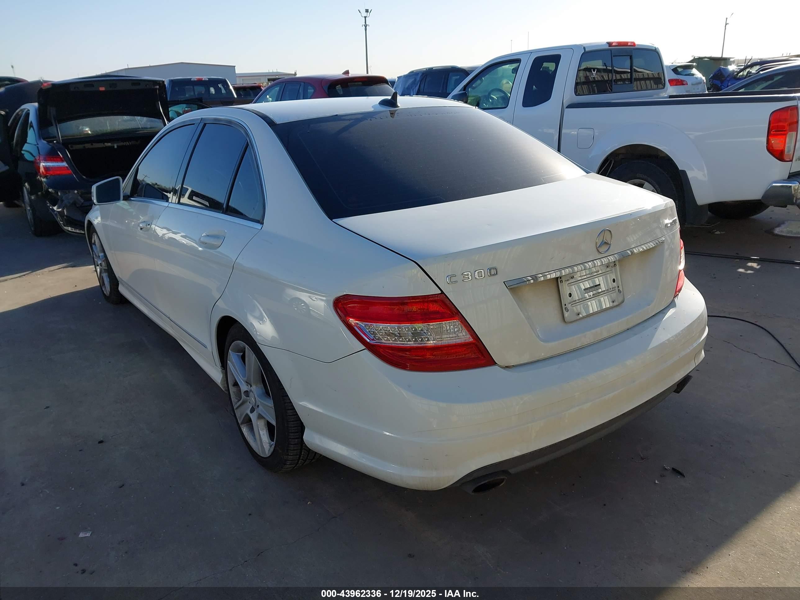 MERCEDES-BENZ C image 3