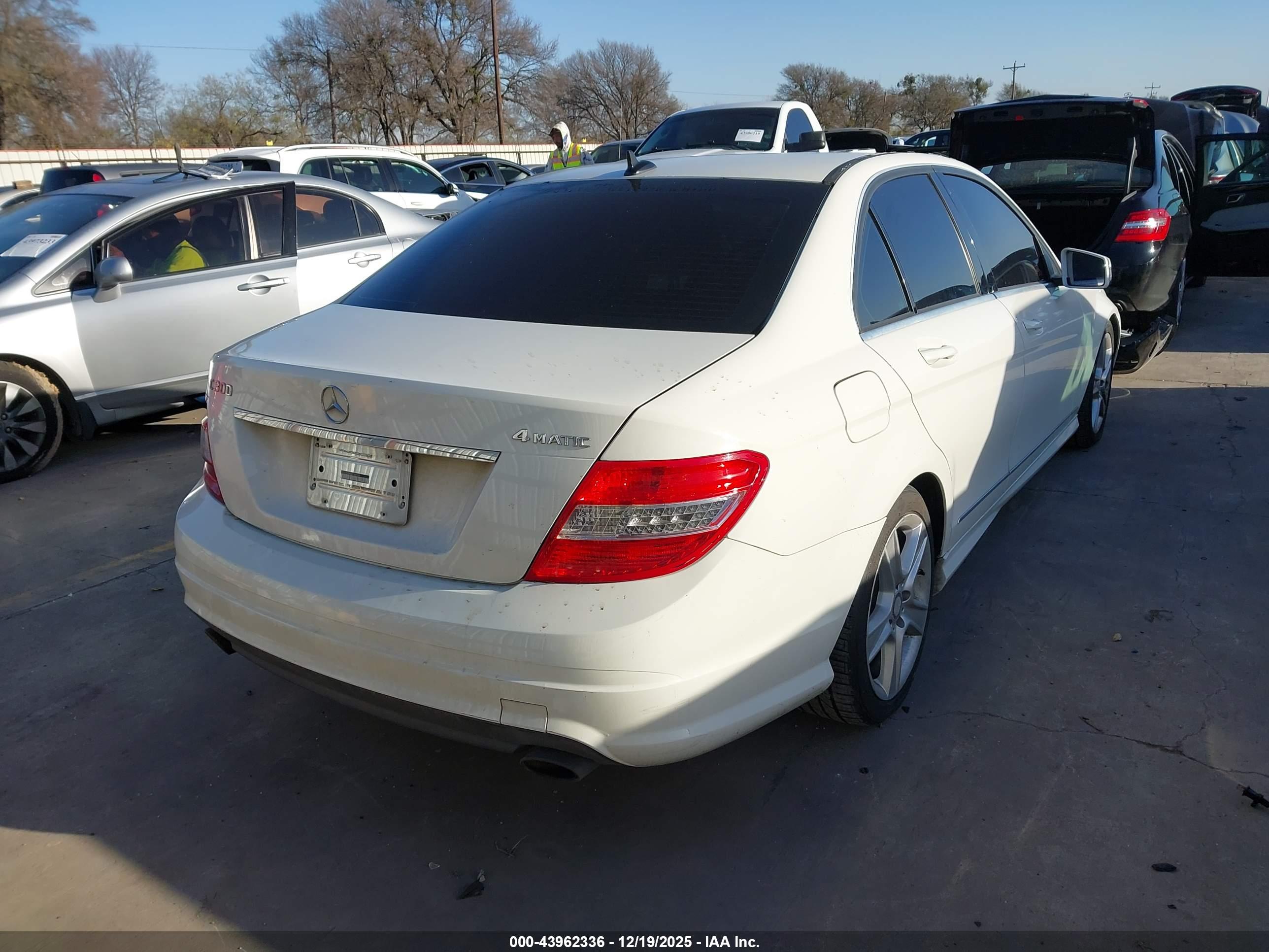 MERCEDES-BENZ C image 4